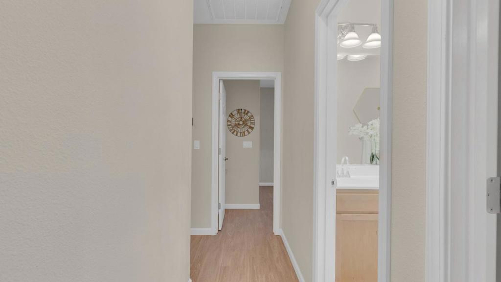 Hollister, California, 95023, United States, 4 Bedrooms Bedrooms, ,2 BathroomsBathrooms,Residential,For Sale,1976476