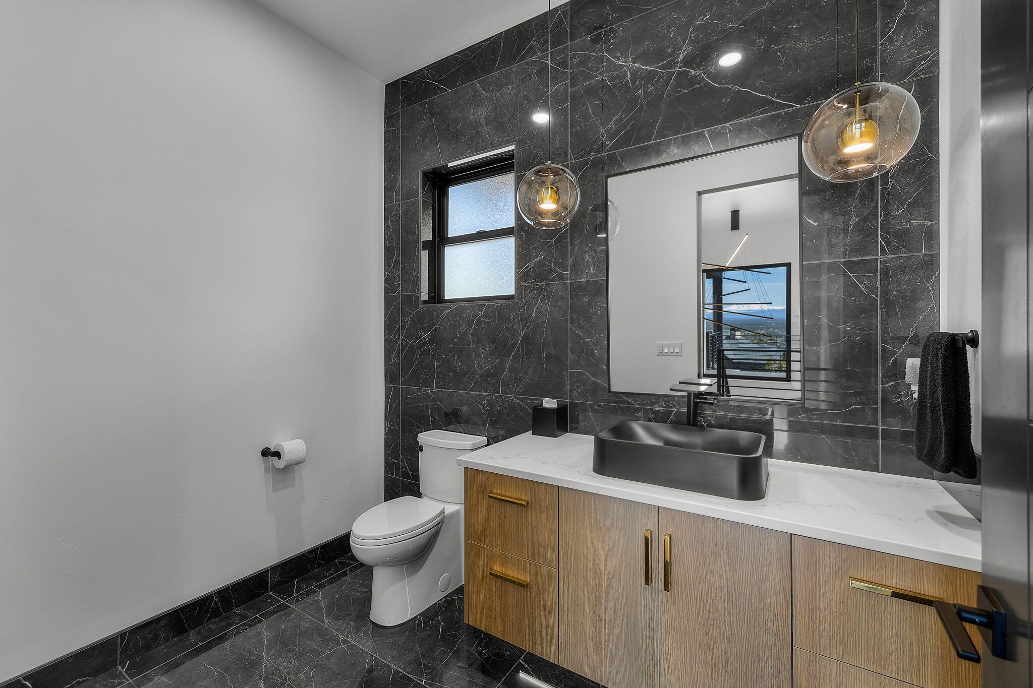 Powell Butte, Oregon, 97753, United States, 4 Bedrooms Bedrooms, ,5 BathroomsBathrooms,Residential,For Sale,1804820