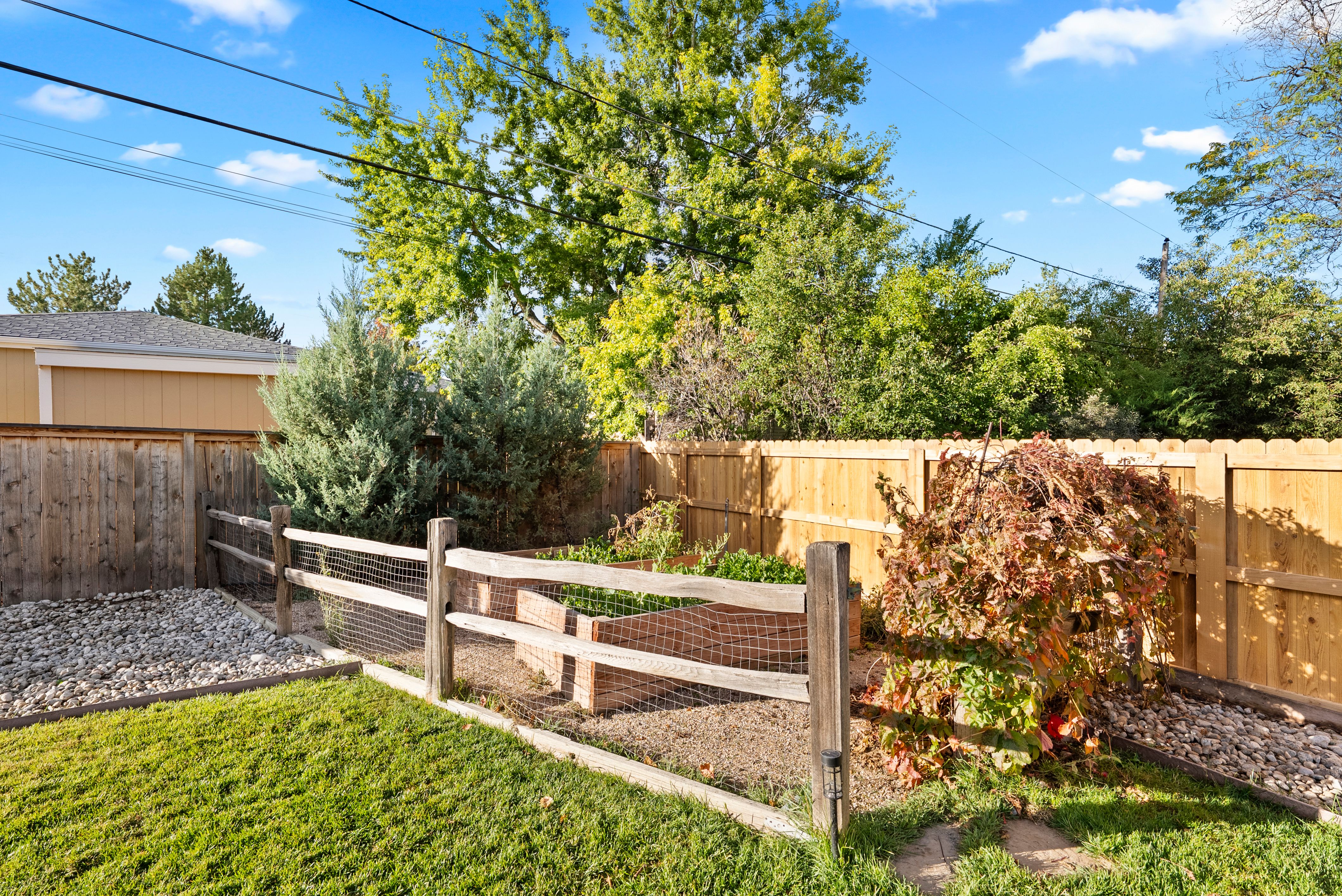  Move-in ready and thoughtfully updated - 物件實景