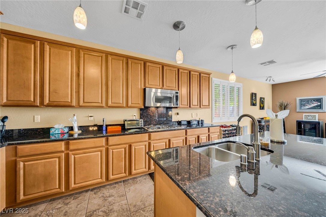 Las Vegas, Nevada, 89166, United States, 3 Bedrooms Bedrooms, ,2 BathroomsBathrooms,Residential,For Sale,1989414