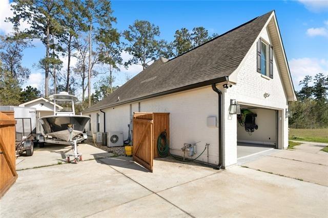 Madisonville, Louisiana, 70447, United States, 5 Bedrooms Bedrooms, ,3 BathroomsBathrooms,Residential,For Sale,1998528