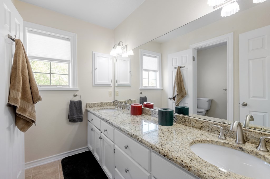 405 405 Frederick Rd, Fredericksburg, Texas, 78624, United States, 5 Bedrooms Bedrooms, ,5 BathroomsBathrooms,Residential,For Sale,405 405 Frederick Rd,1413377