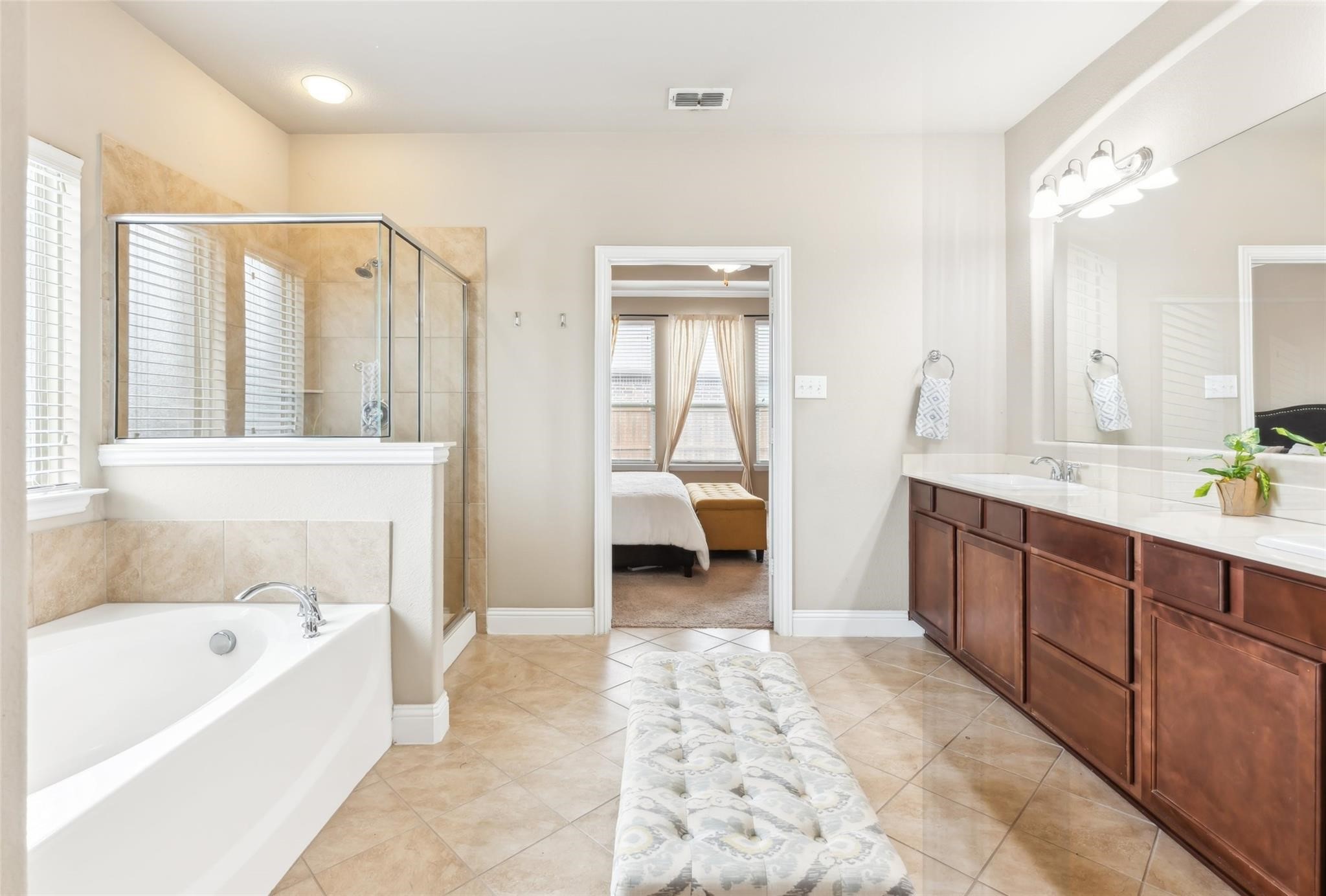 Little Elm, Texas, 75068, United States, 5 Bedrooms Bedrooms, ,4 BathroomsBathrooms,Residential,For Sale,1971271