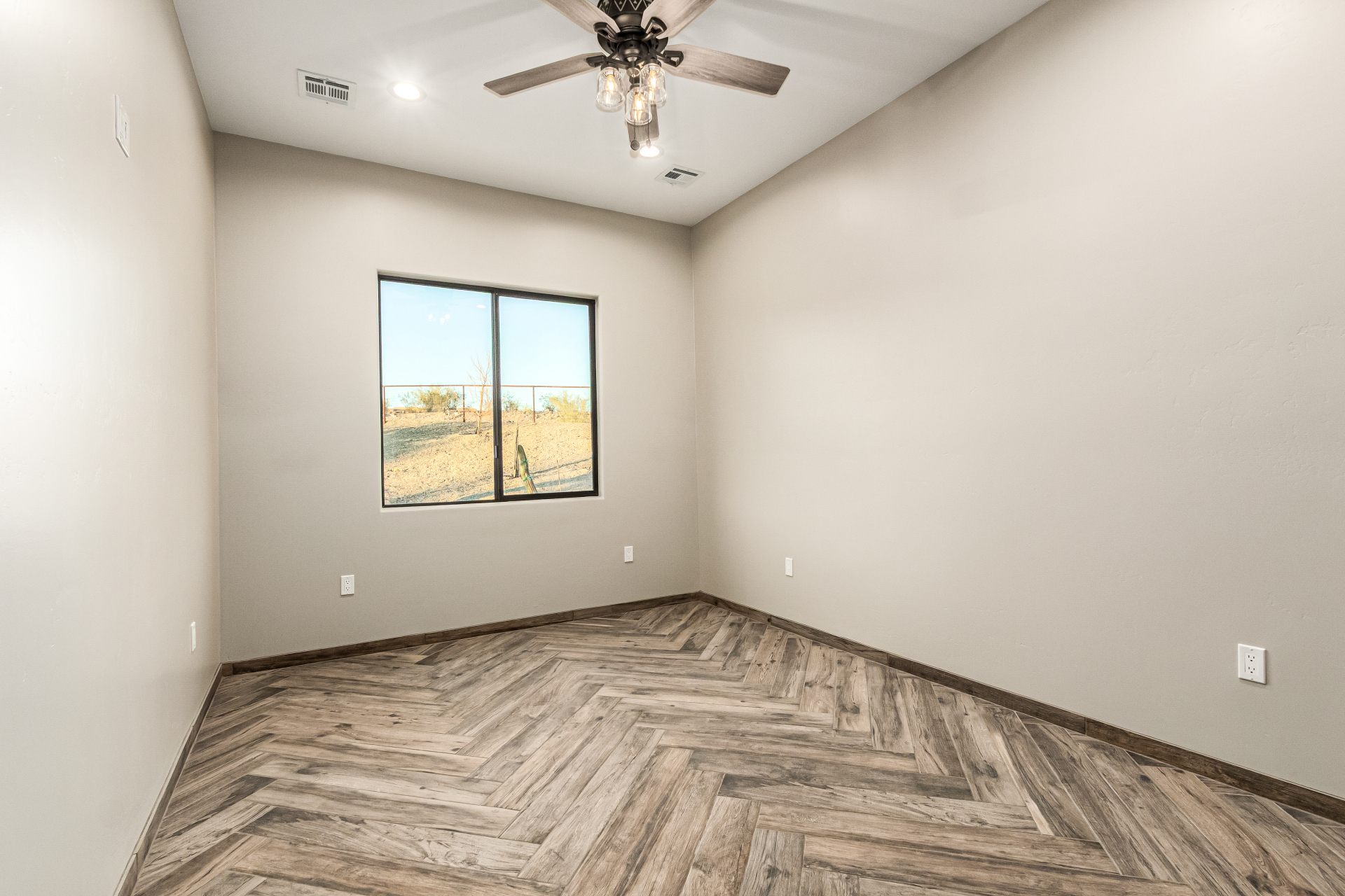 Wickenburg, Arizona, 85390, United States, 4 Bedrooms Bedrooms, ,3 BathroomsBathrooms,Residential,For Sale,2000369