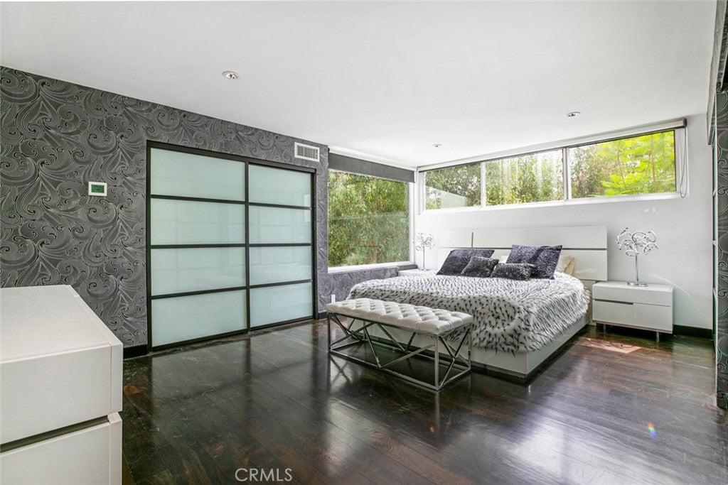 Woodland Hills, California, 91364, United States, 3 Bedrooms Bedrooms, ,3 BathroomsBathrooms,Residential,For Sale,1942330