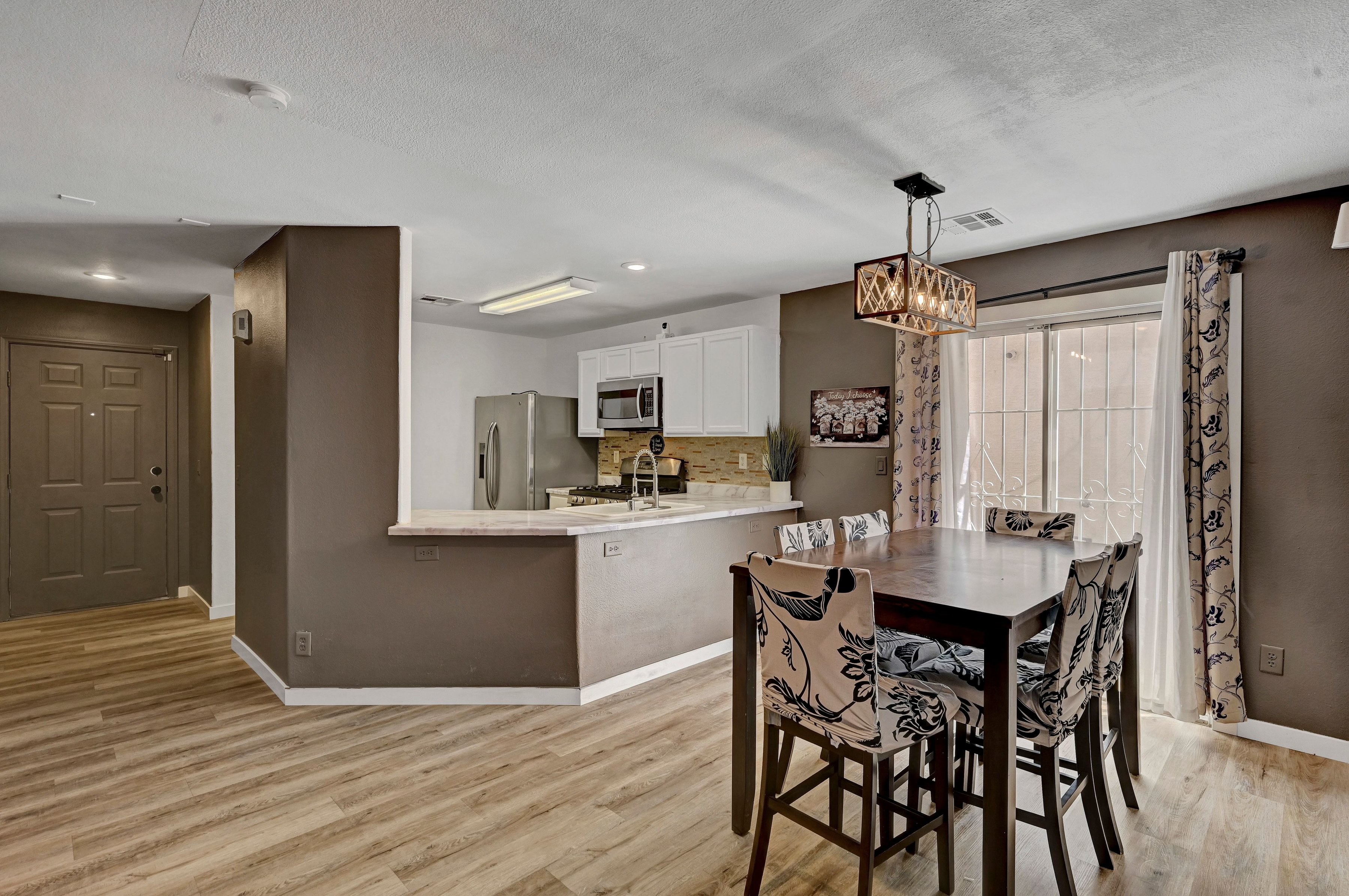  Charming Move-In Ready Home in the Heart of Silverado Ranch - 物件實景