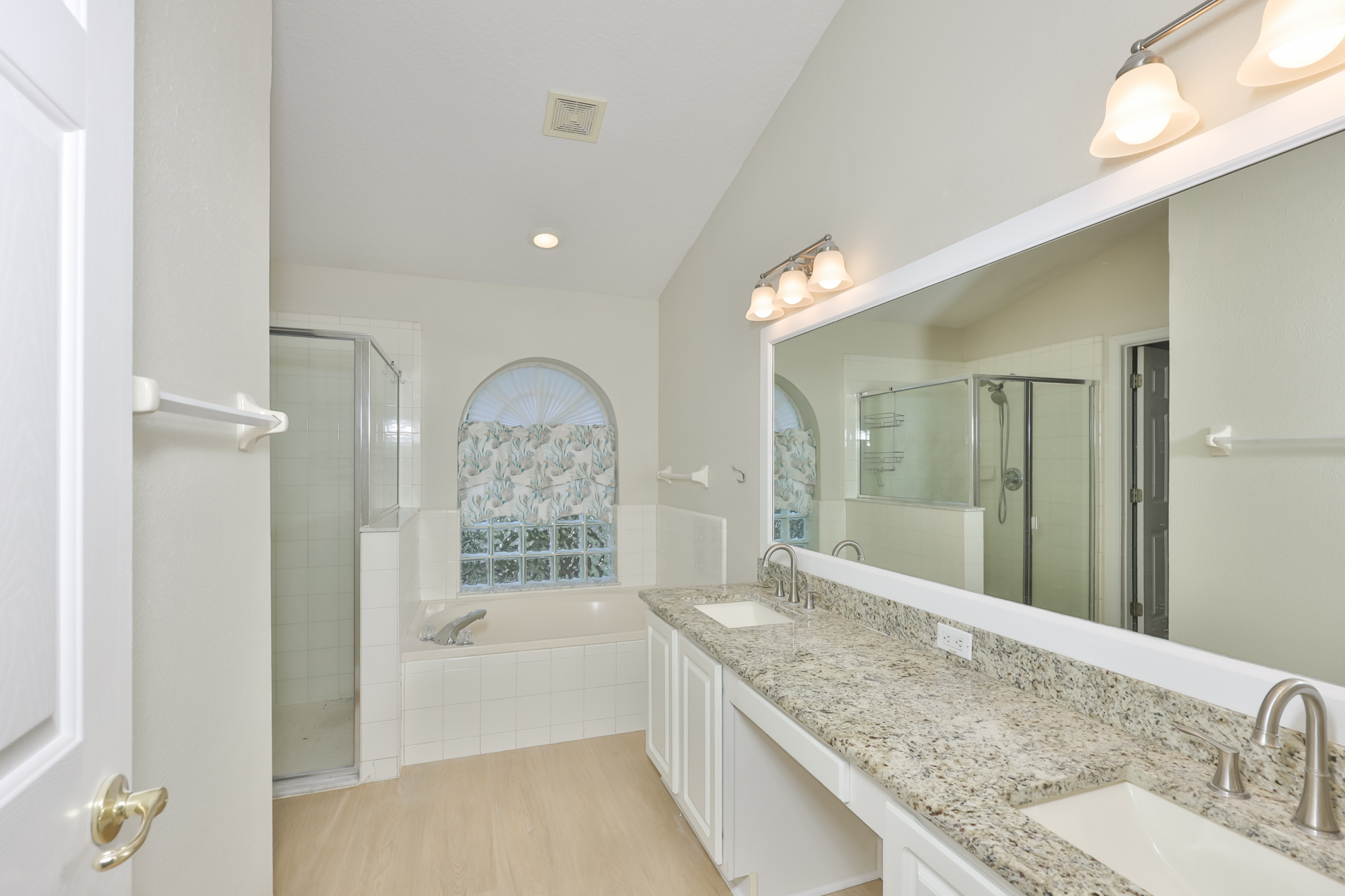 Tampa, Florida, 33647, United States, 4 Bedrooms Bedrooms, ,3 BathroomsBathrooms,Residential,For Sale,1982962