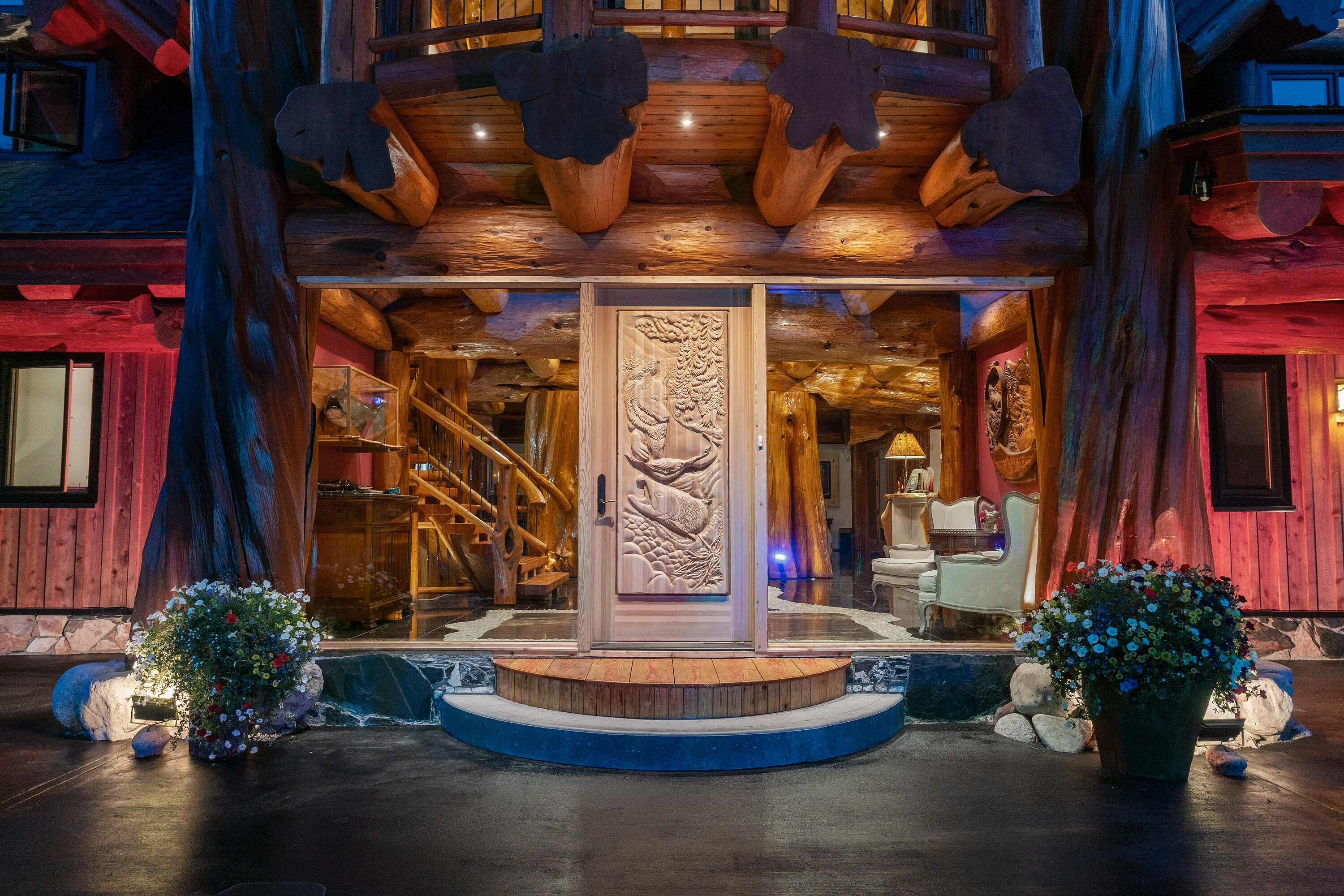  Palatial Riverfront Retreat - 物件實景