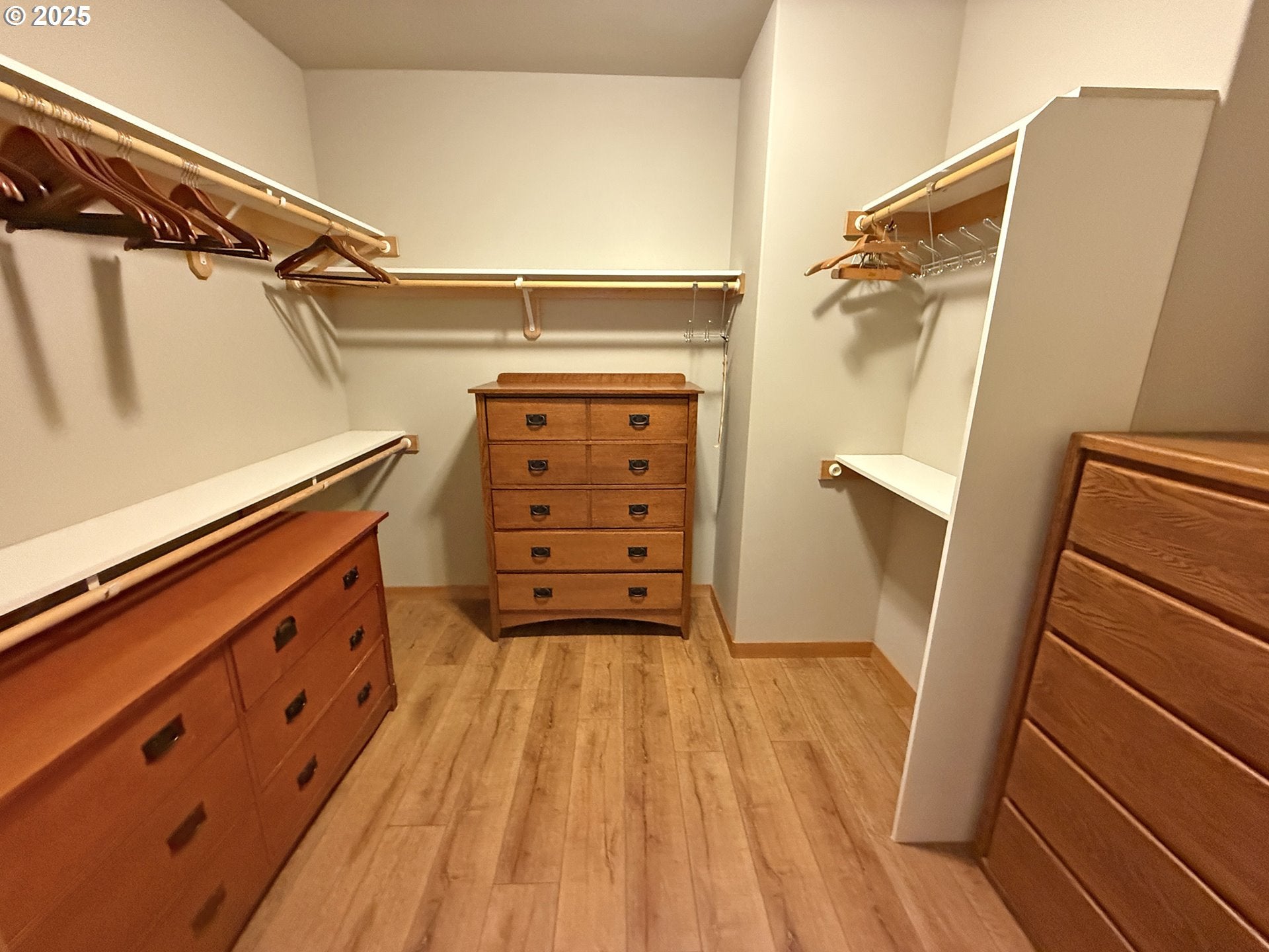 Goldendale, Washington, 98620, United States, 2 Bedrooms Bedrooms, ,2 BathroomsBathrooms,Residential,For Sale,1906644