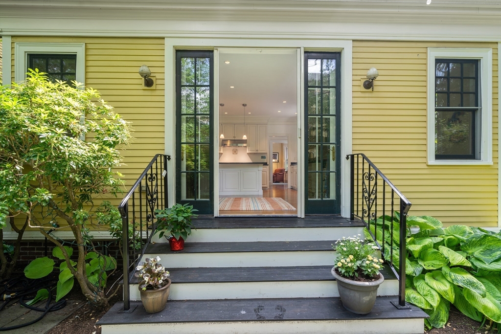 Cambridge, Massachusetts, 02138, United States, 6 Bedrooms Bedrooms, ,5 BathroomsBathrooms,Residential,For Sale,1766513