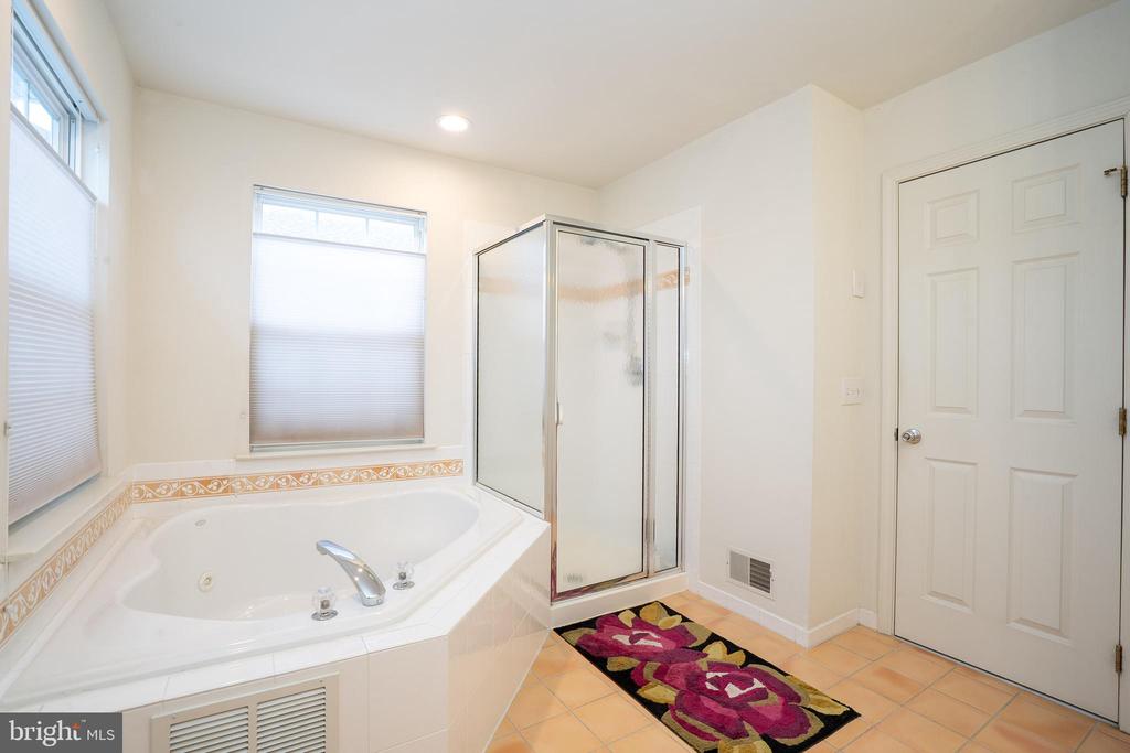 Plainsboro, New Jersey, 08536, United States, 4 Bedrooms Bedrooms, ,6 BathroomsBathrooms,Residential,For Sale,2008858