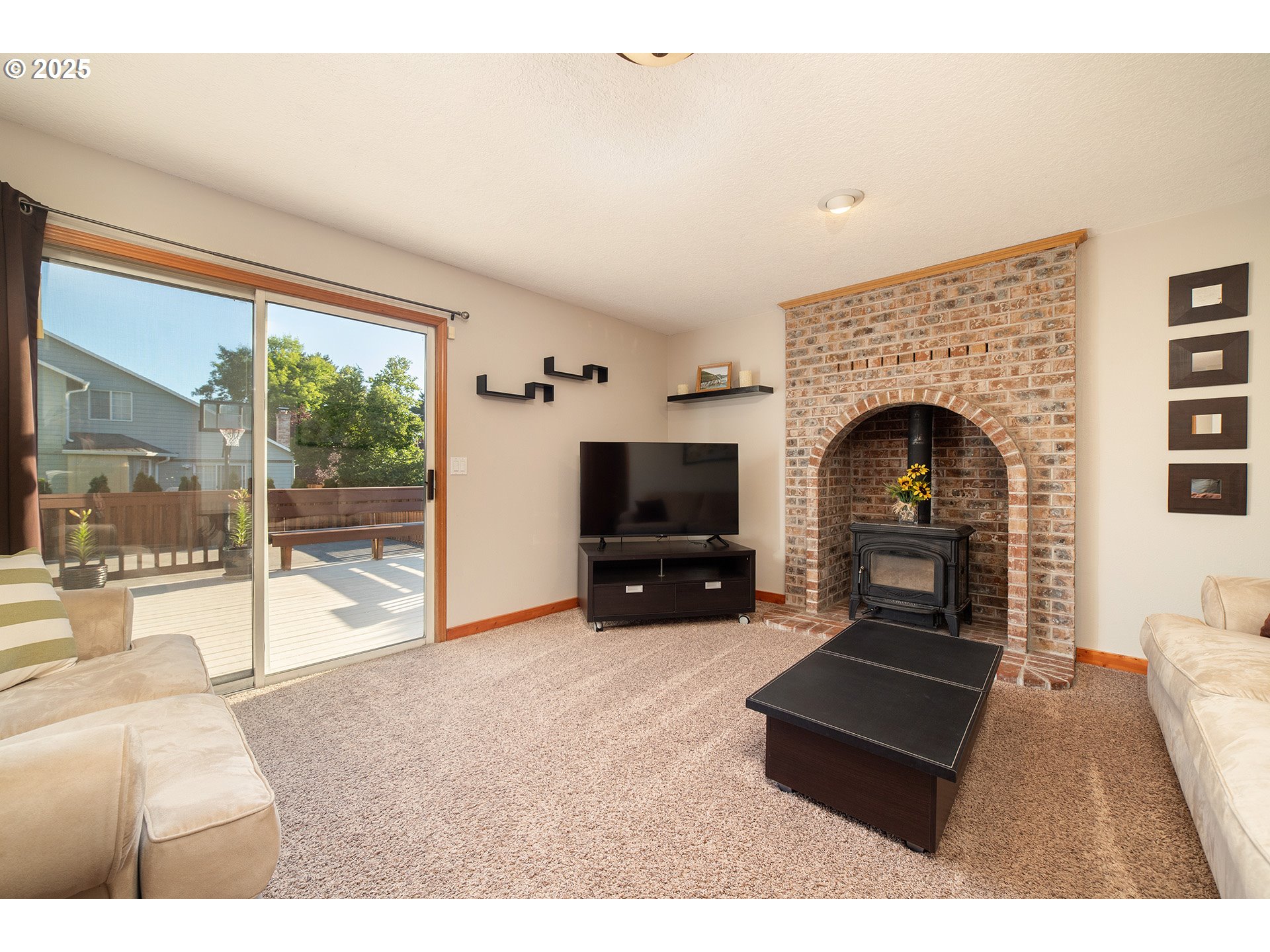 Clackamas, Oregon, 97015, United States, 3 Bedrooms Bedrooms, ,2 BathroomsBathrooms,Residential,For Sale,1868784