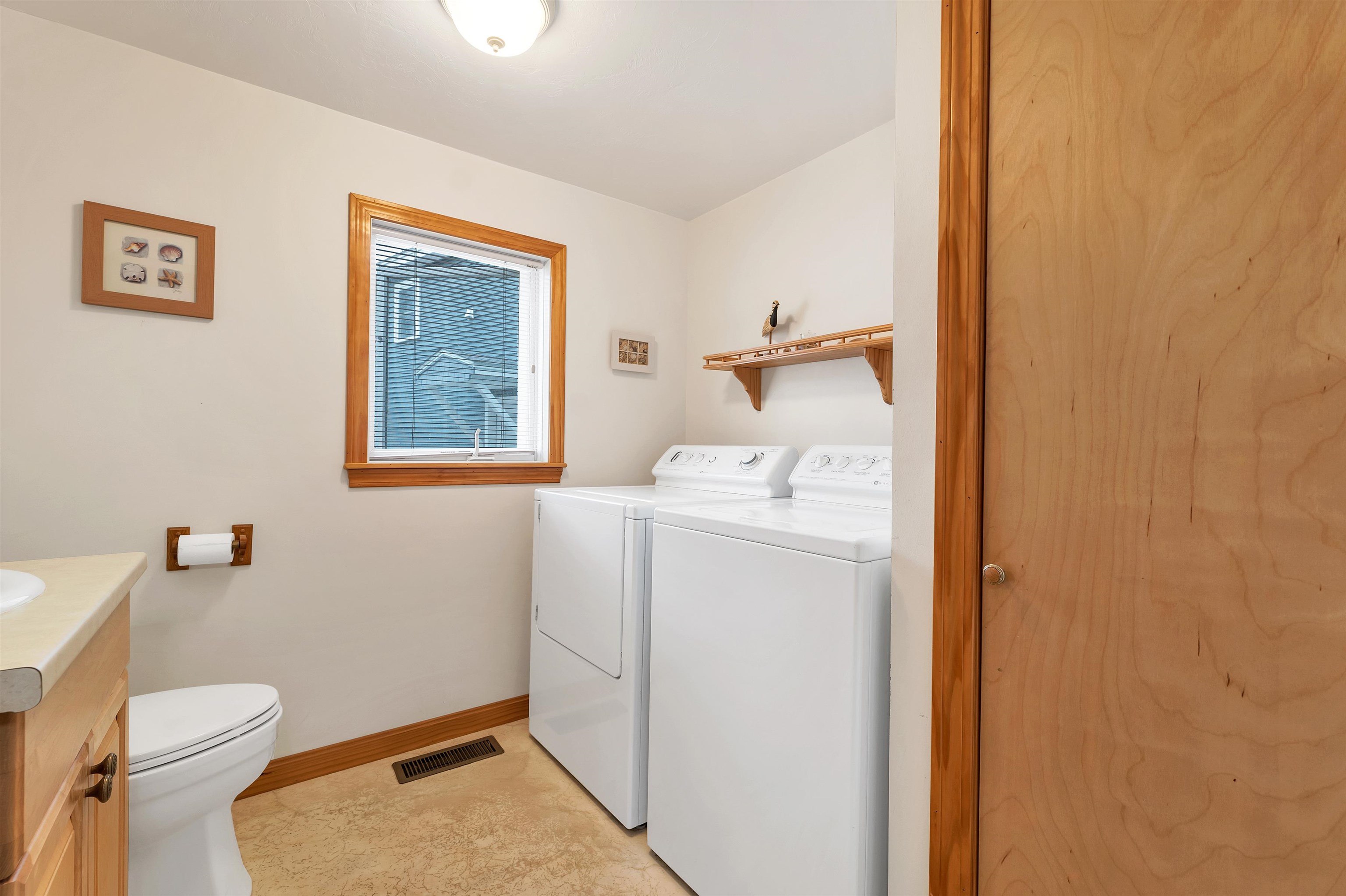 Gilford, New Hampshire, 03249, United States, 2 Bedrooms Bedrooms, ,2 BathroomsBathrooms,Residential,For Sale,1882467