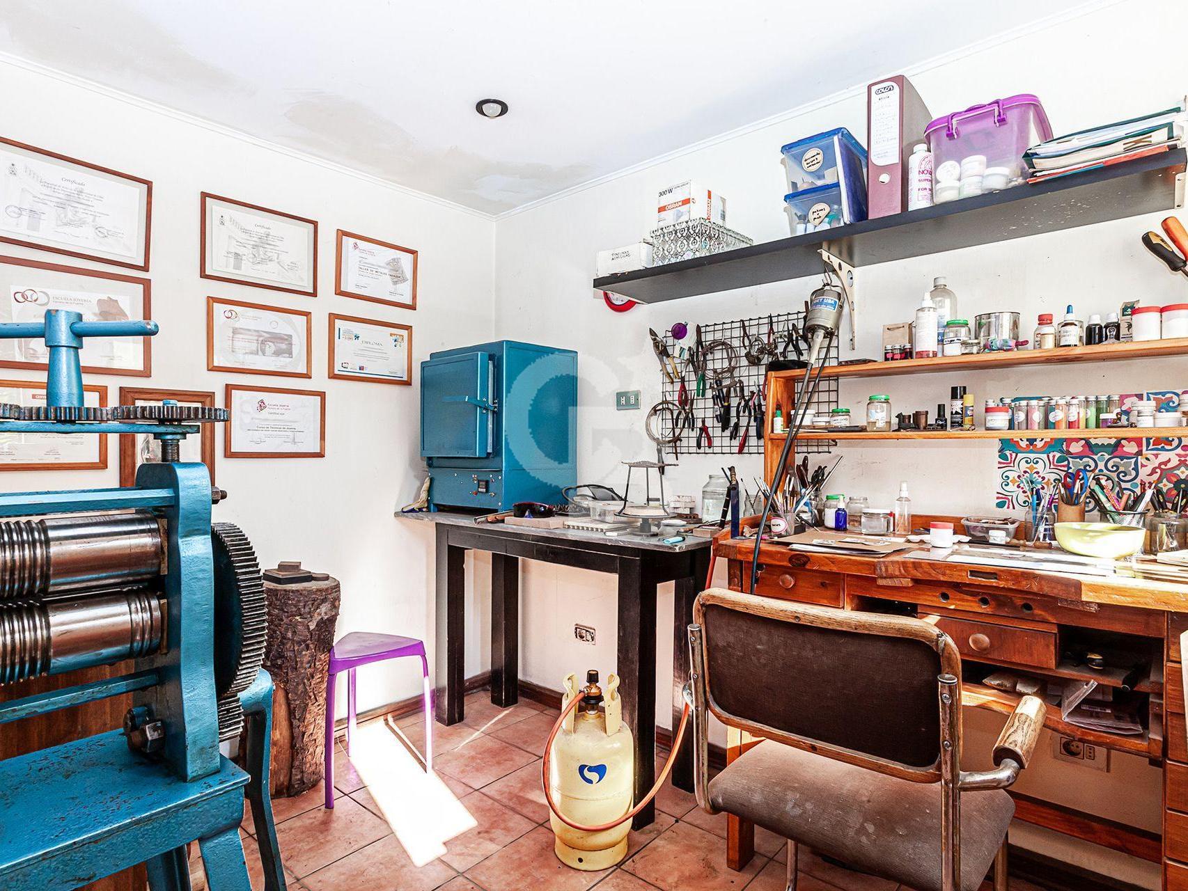 Las Condes, Chile, 5 Bedrooms Bedrooms, ,4 BathroomsBathrooms,Residential,For Sale,1996063