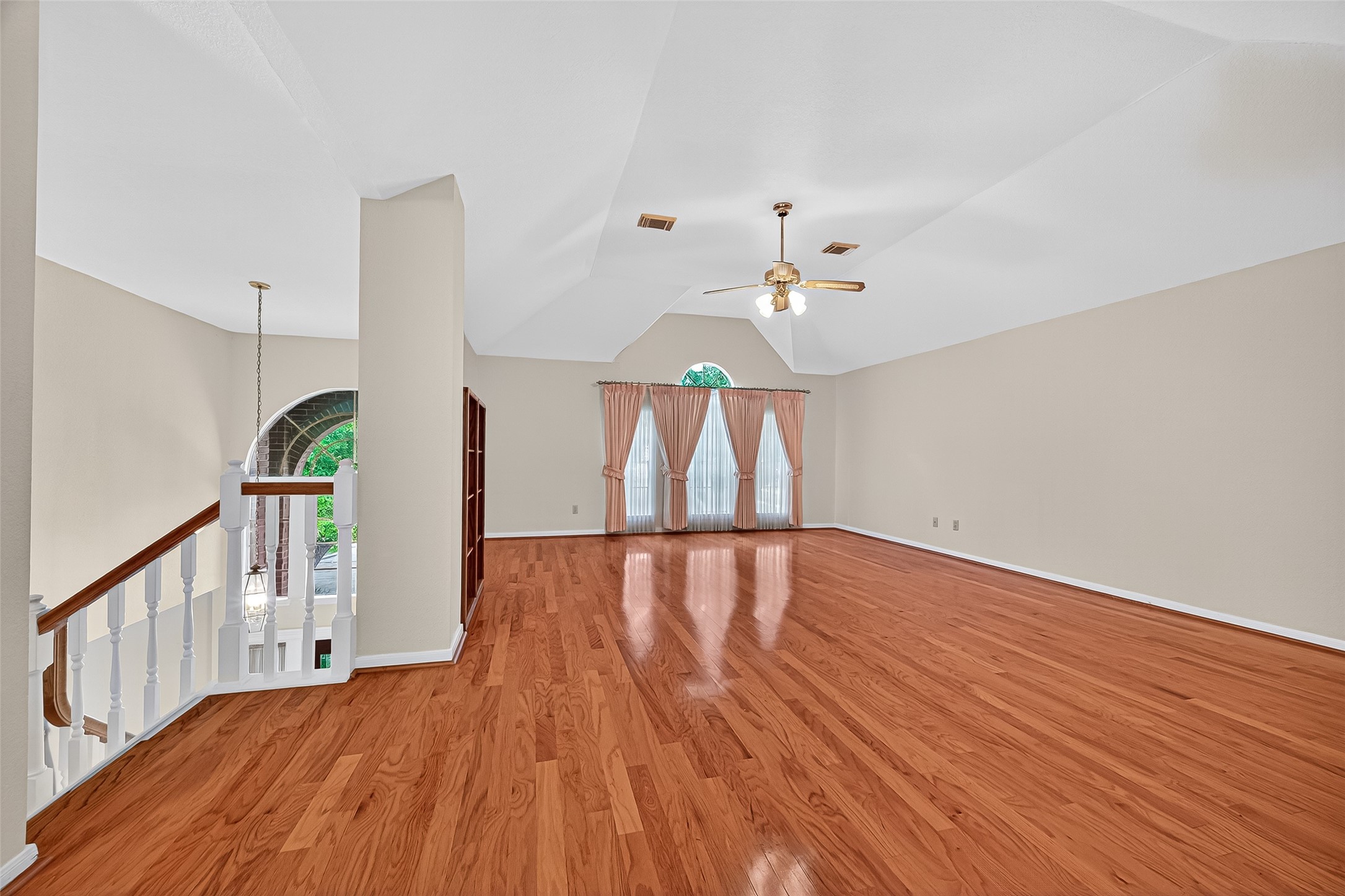 Sugar Land, Texas, 77478, United States, 5 Bedrooms Bedrooms, ,4 BathroomsBathrooms,Residential,For Sale,1971376