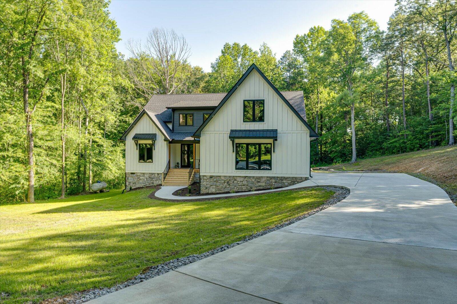 Whitwell, Tennessee, 37397, United States, 3 Bedrooms Bedrooms, ,3 BathroomsBathrooms,Residential,For Sale,1923517
