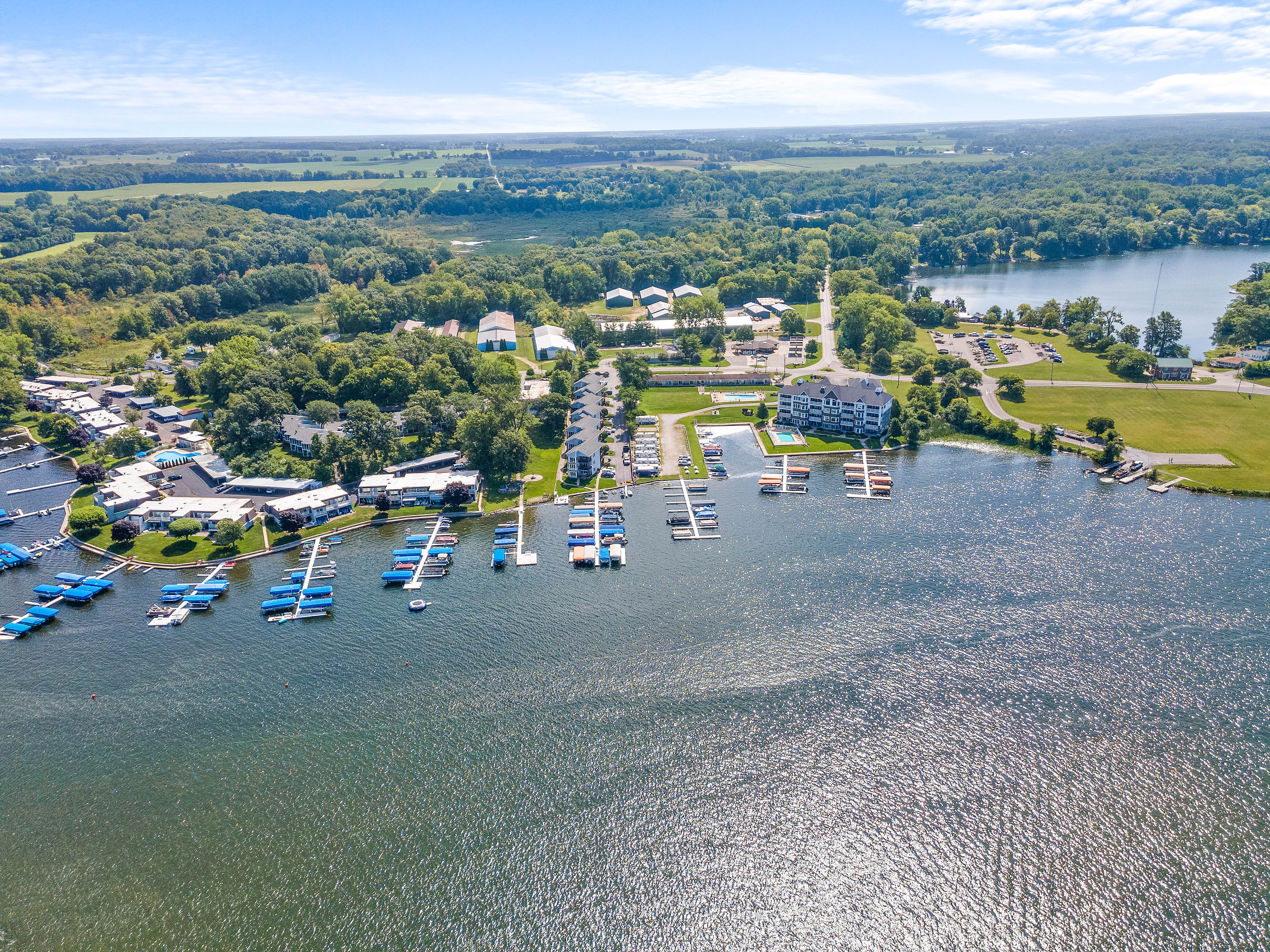  Affordable Lakefront Living on Lake Wawasee - 物件實景