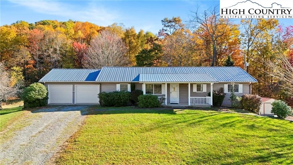 Banner Elk, North Carolina, 28604, United States, 2 Bedrooms Bedrooms, ,2 BathroomsBathrooms,Residential,For Sale,1977010