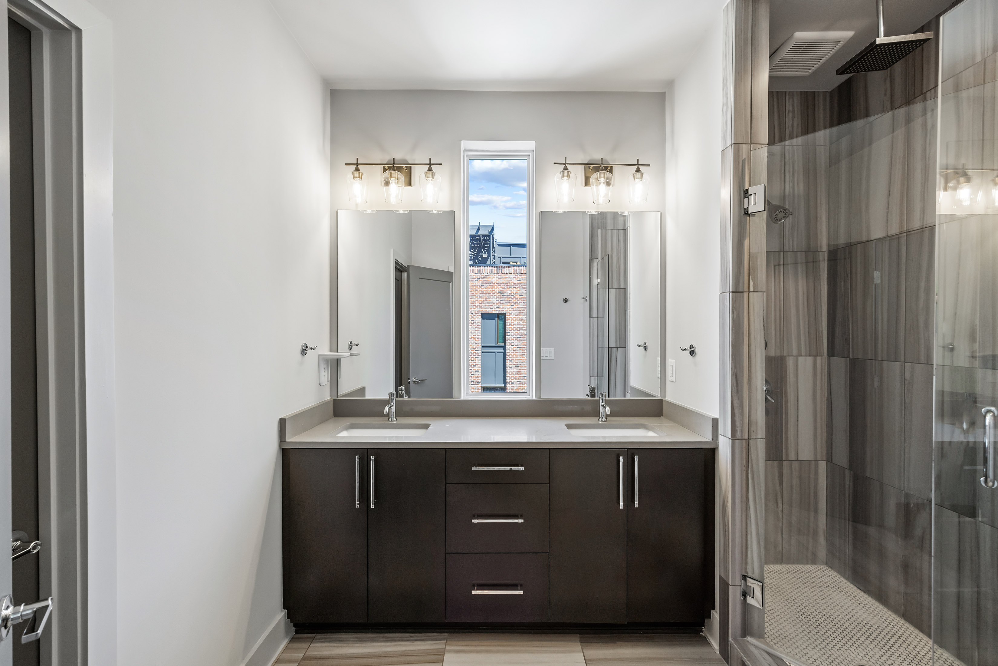  Striking Modern Townhouse at Chelsea Westside - 物件實景