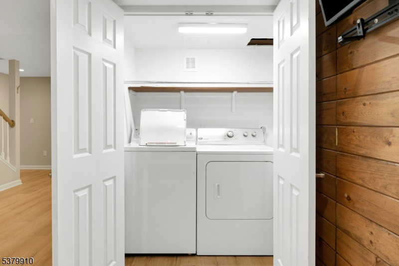 Mendham Boro, New Jersey, 07945, United States, 2 Bedrooms Bedrooms, ,3 BathroomsBathrooms,Residential,For Sale,1926186