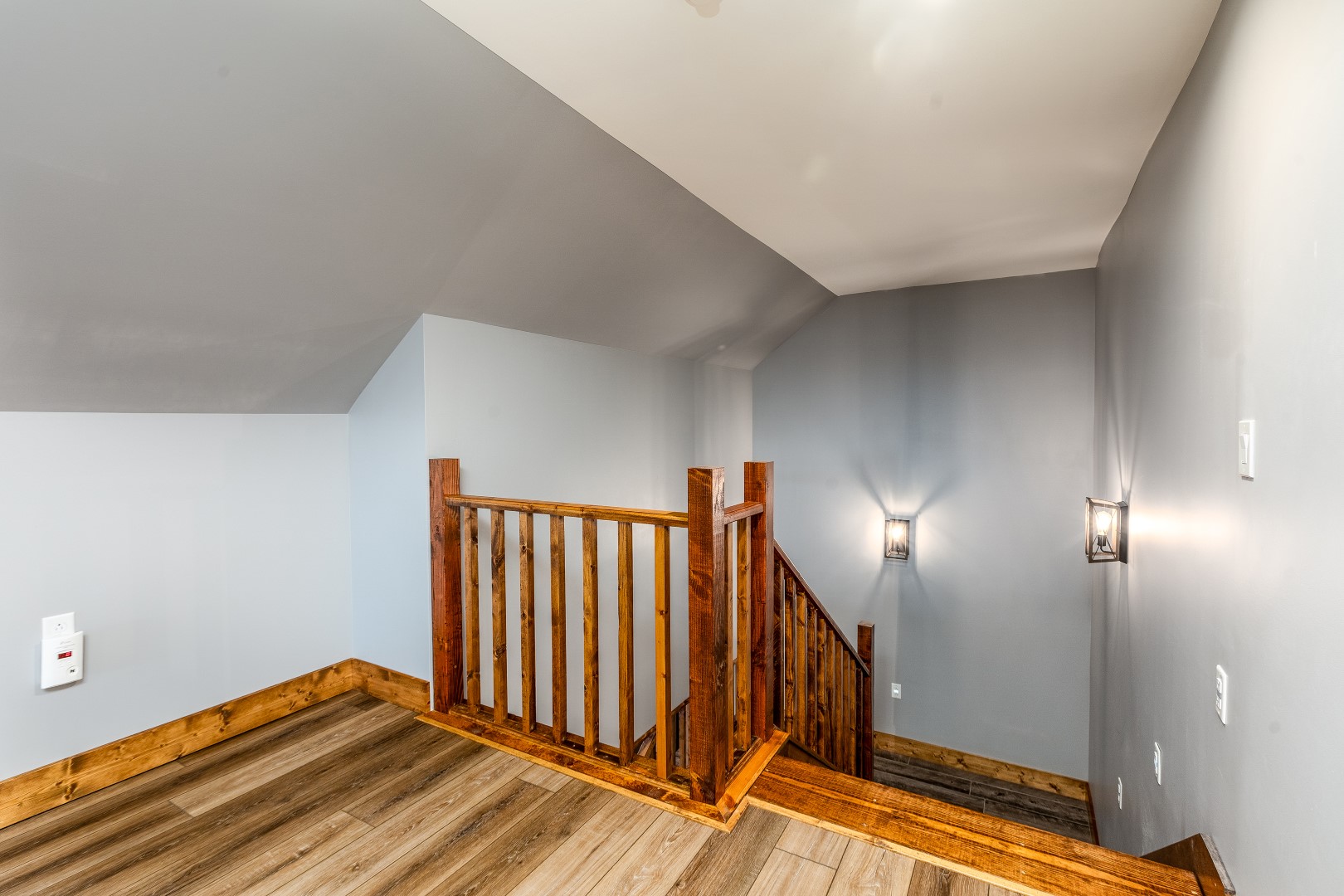 Carbondale, Illinois, 62902, United States, 3 Bedrooms Bedrooms, ,8 BathroomsBathrooms,Residential,For Sale,1986074