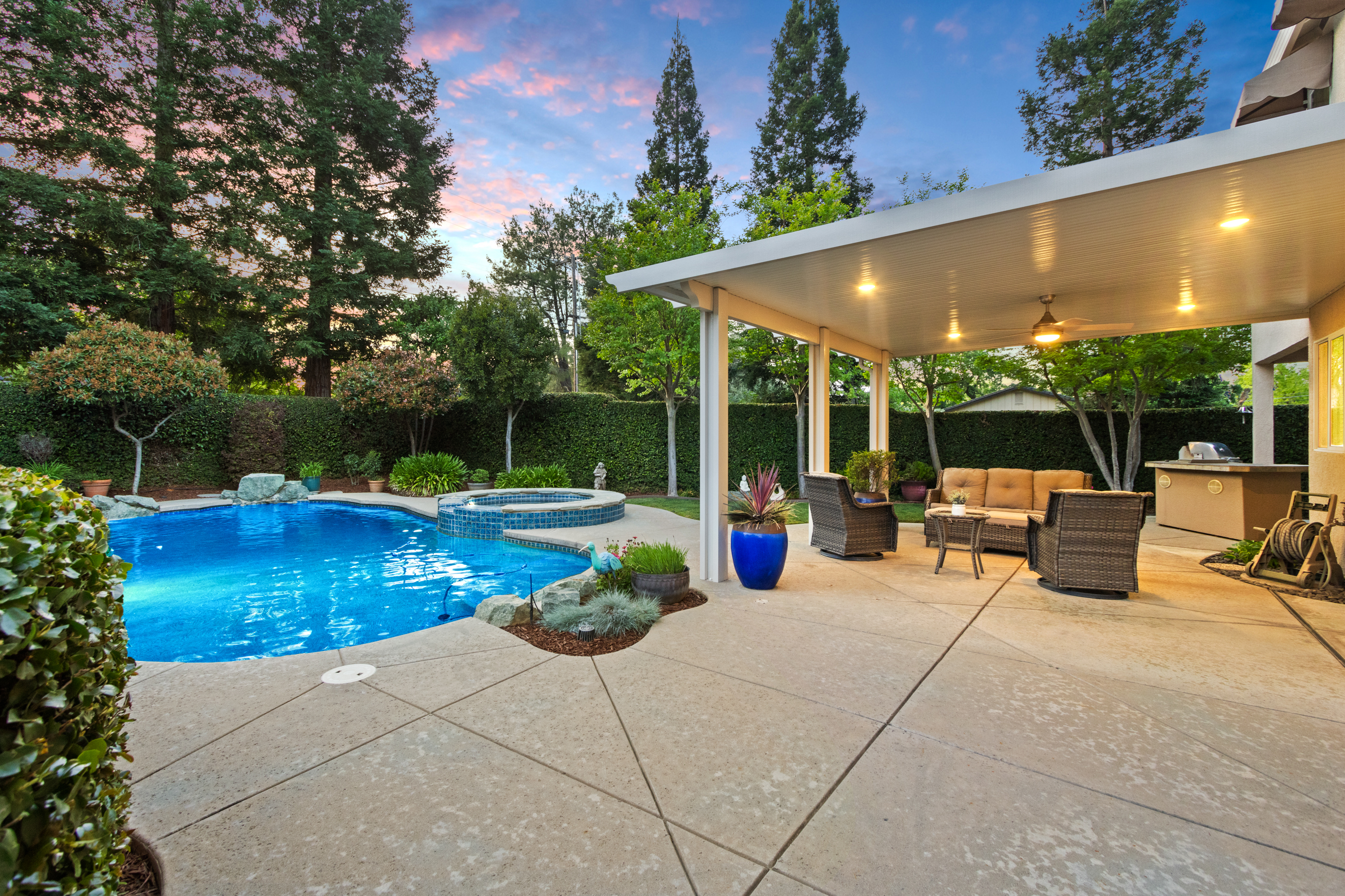  5500 Tierra Gardens Lane, Carmichael, CA 95608 - 物件實景