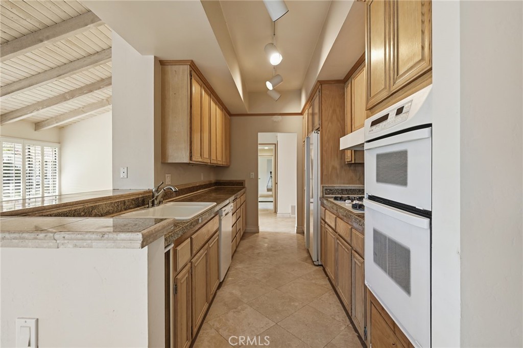 Newport Beach, California, 92660, United States, 2 Bedrooms Bedrooms, ,2 BathroomsBathrooms,Residential,For Sale,1988244