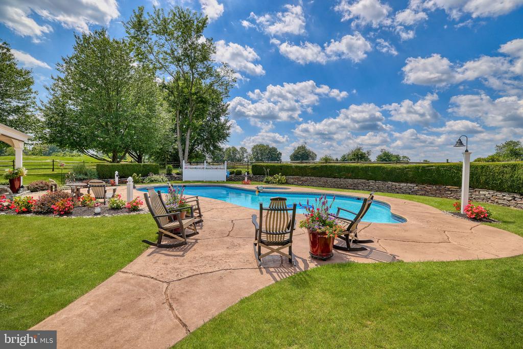 New Hope, Pennsylvania, 18938, United States, 4 Bedrooms Bedrooms, ,4 BathroomsBathrooms,Residential,For Sale,2003111