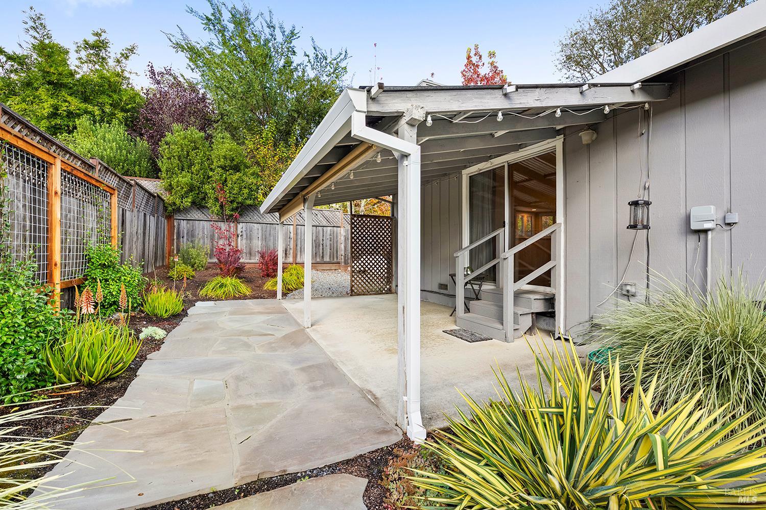 Graton, California, 95444, United States, 3 Bedrooms Bedrooms, ,2 BathroomsBathrooms,Residential,For Sale,1994914