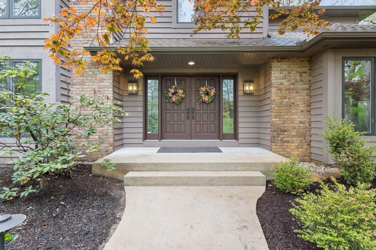 Bristol, Indiana, 46507, United States, 5 Bedrooms Bedrooms, ,4 BathroomsBathrooms,Residential,For Sale,1804432