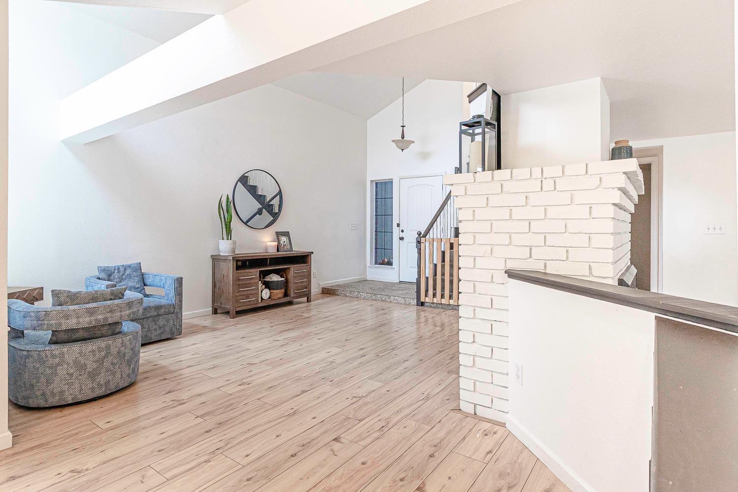 Oakdale, California, 95361, United States, 3 Bedrooms Bedrooms, ,3 BathroomsBathrooms,Residential,For Sale,1998685