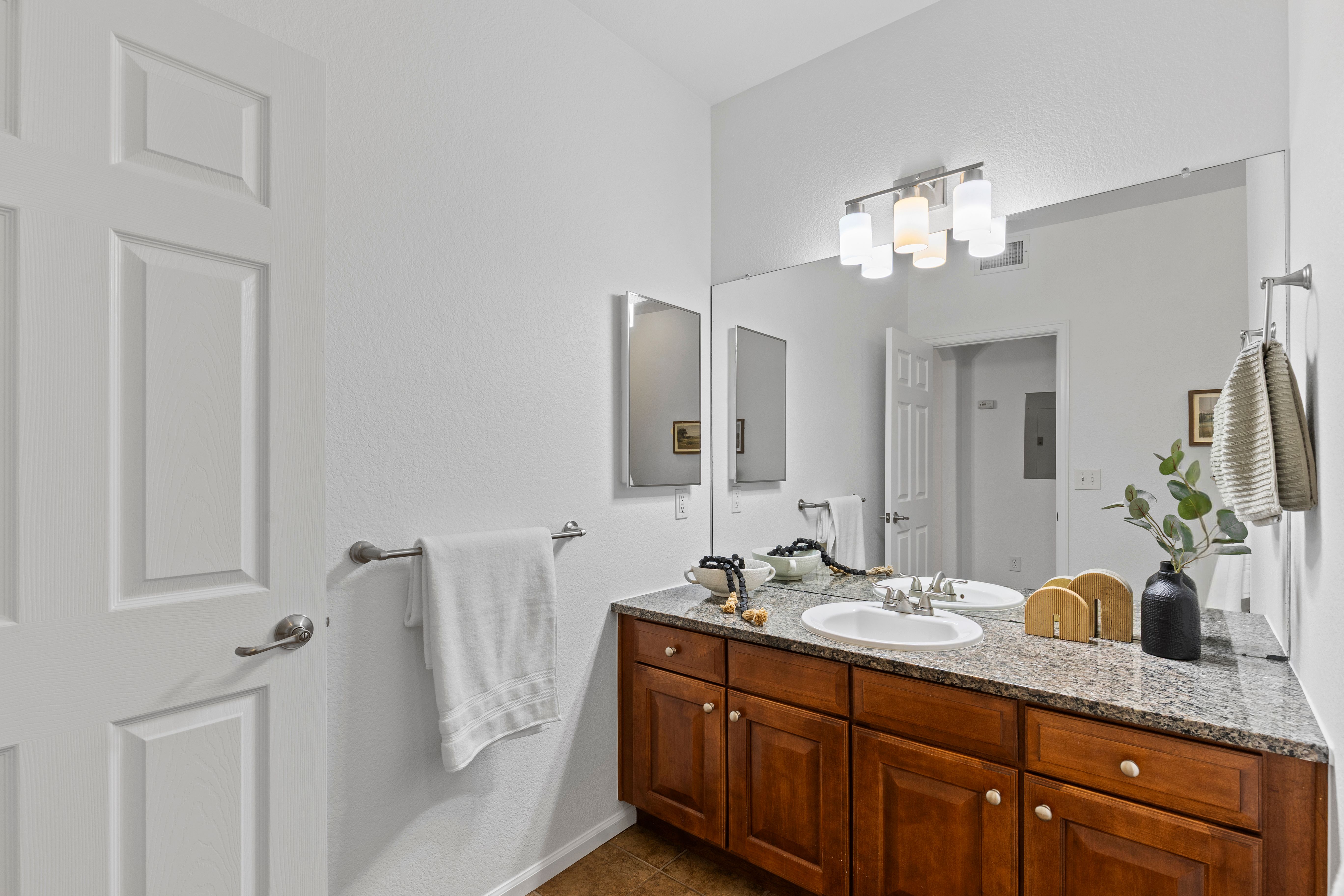  Thoughtfully updated, move-in ready in the highly sought after Prairie Walk - 物件實景