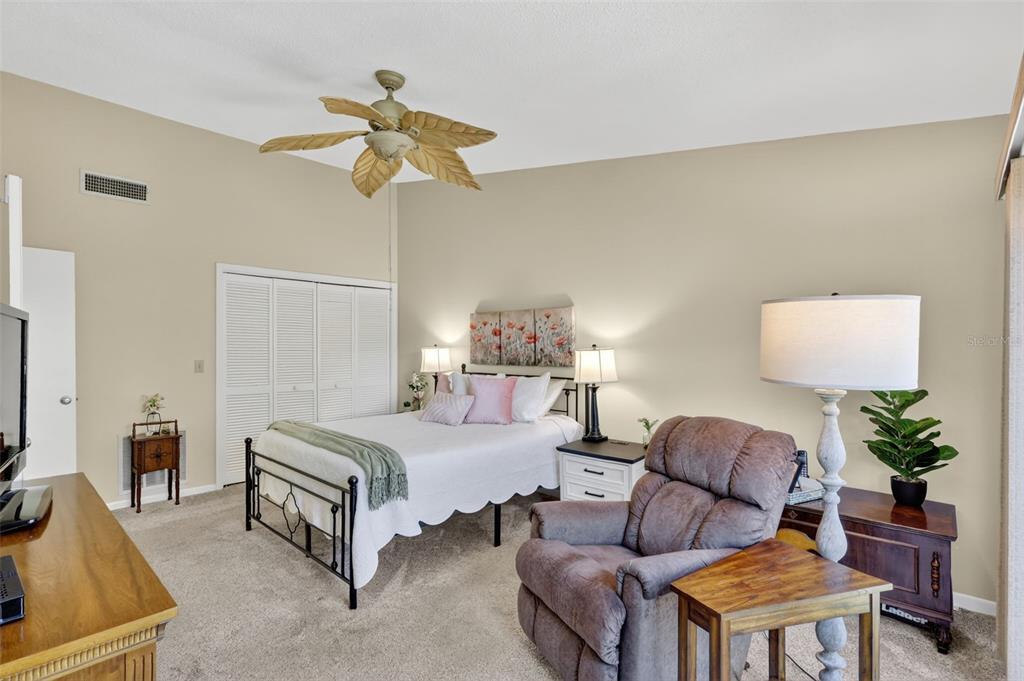 Largo, Florida, 33774, United States, 3 Bedrooms Bedrooms, ,3 BathroomsBathrooms,Residential,For Sale,1965170