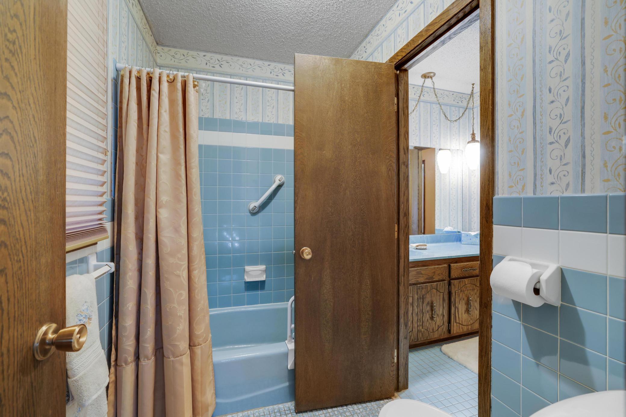 Andover, Minnesota, 55304, United States, 4 Bedrooms Bedrooms, ,2 BathroomsBathrooms,Residential,For Sale,1975658