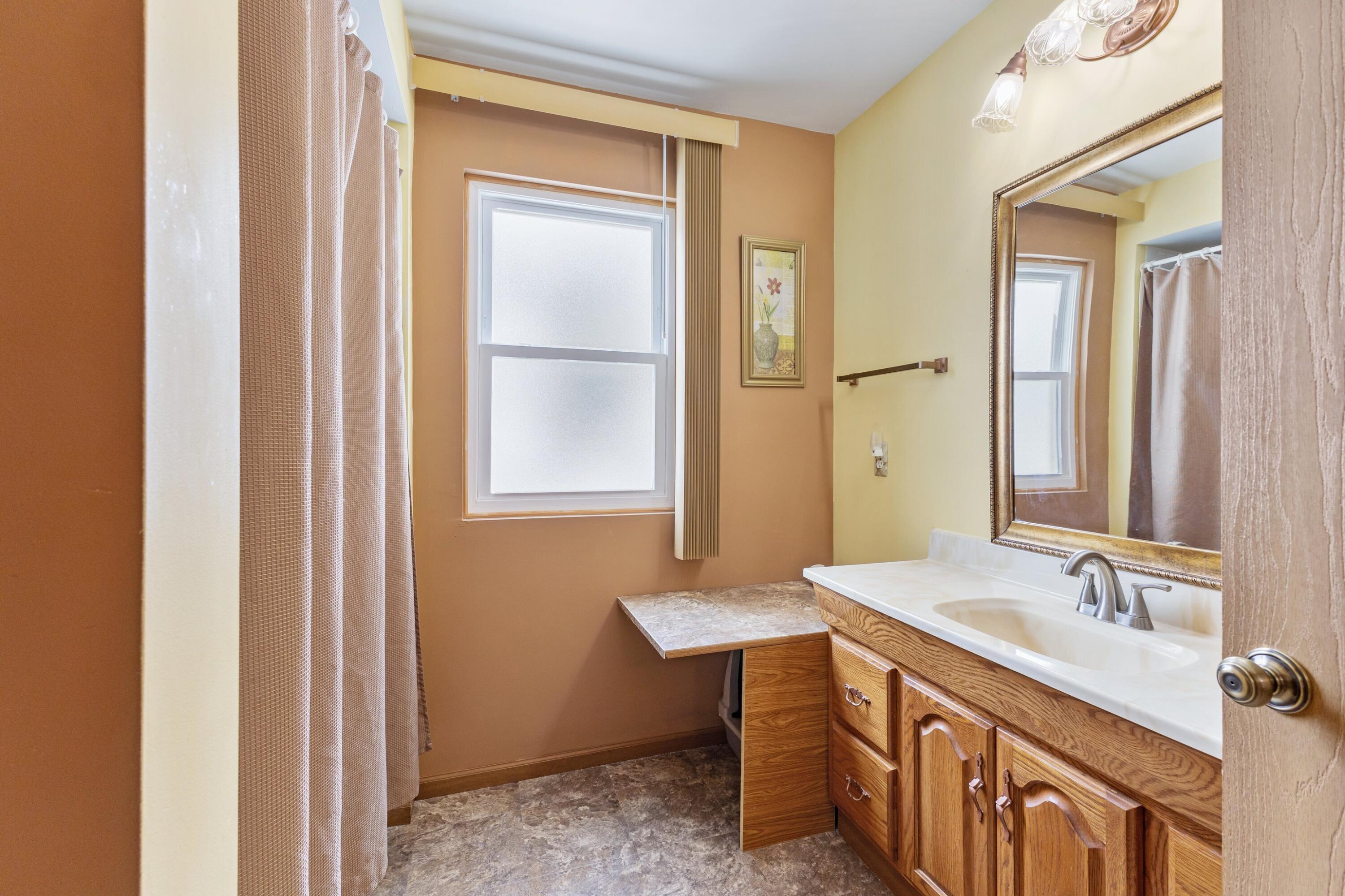 Springfield, Wisconsin, 53964, United States, 3 Bedrooms Bedrooms, ,2 BathroomsBathrooms,Residential,For Sale,2002978