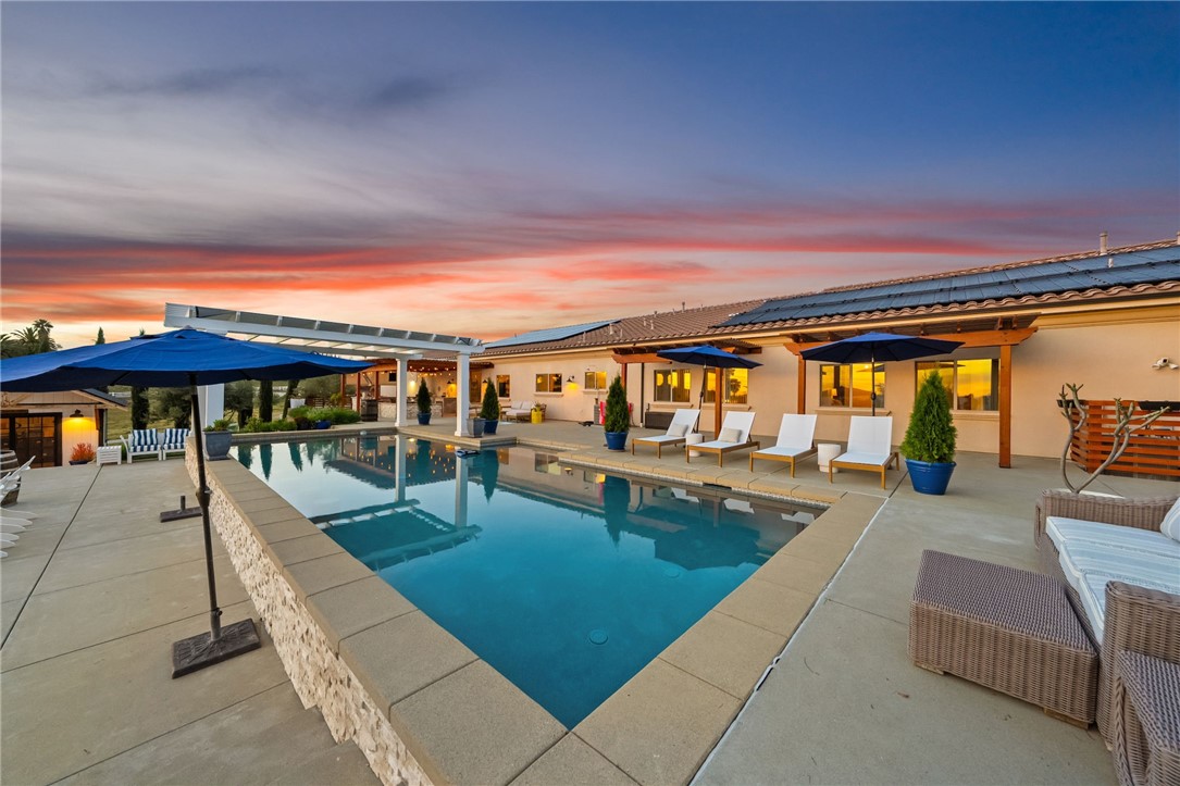 Temecula, California, 92592, United States, 5 Bedrooms Bedrooms, ,4 BathroomsBathrooms,Residential,For Sale,2021827