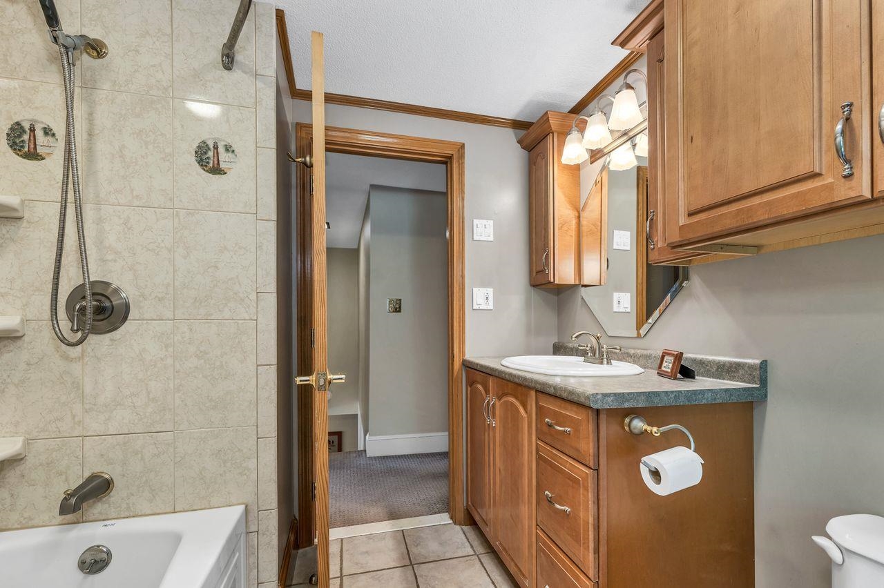 Thornton, New Hampshire, 03285, United States, 4 Bedrooms Bedrooms, ,1 BathroomBathrooms,Residential,For Sale,1940413