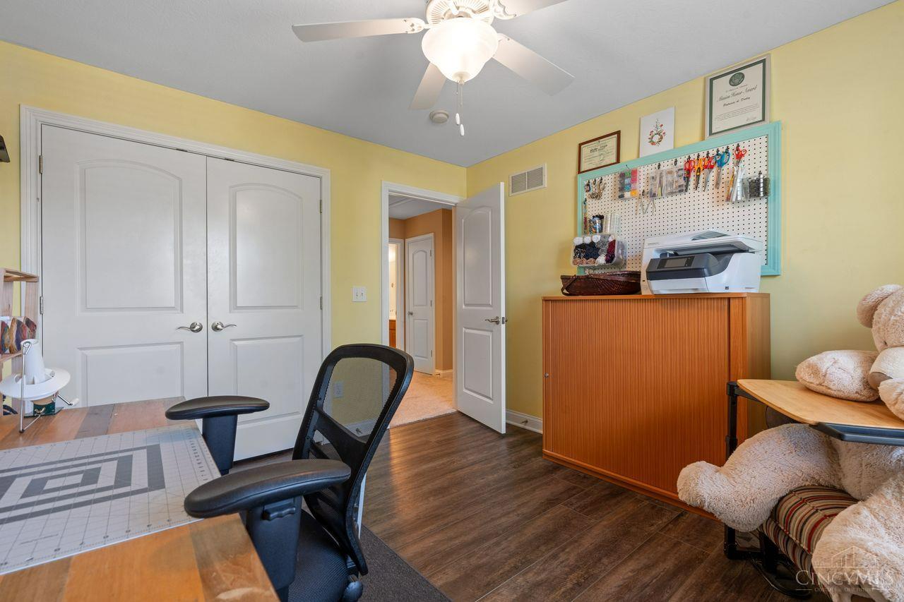 Hamilton Twp, Ohio, 45039, United States, 5 Bedrooms Bedrooms, ,4 BathroomsBathrooms,Residential,For Sale,1989607