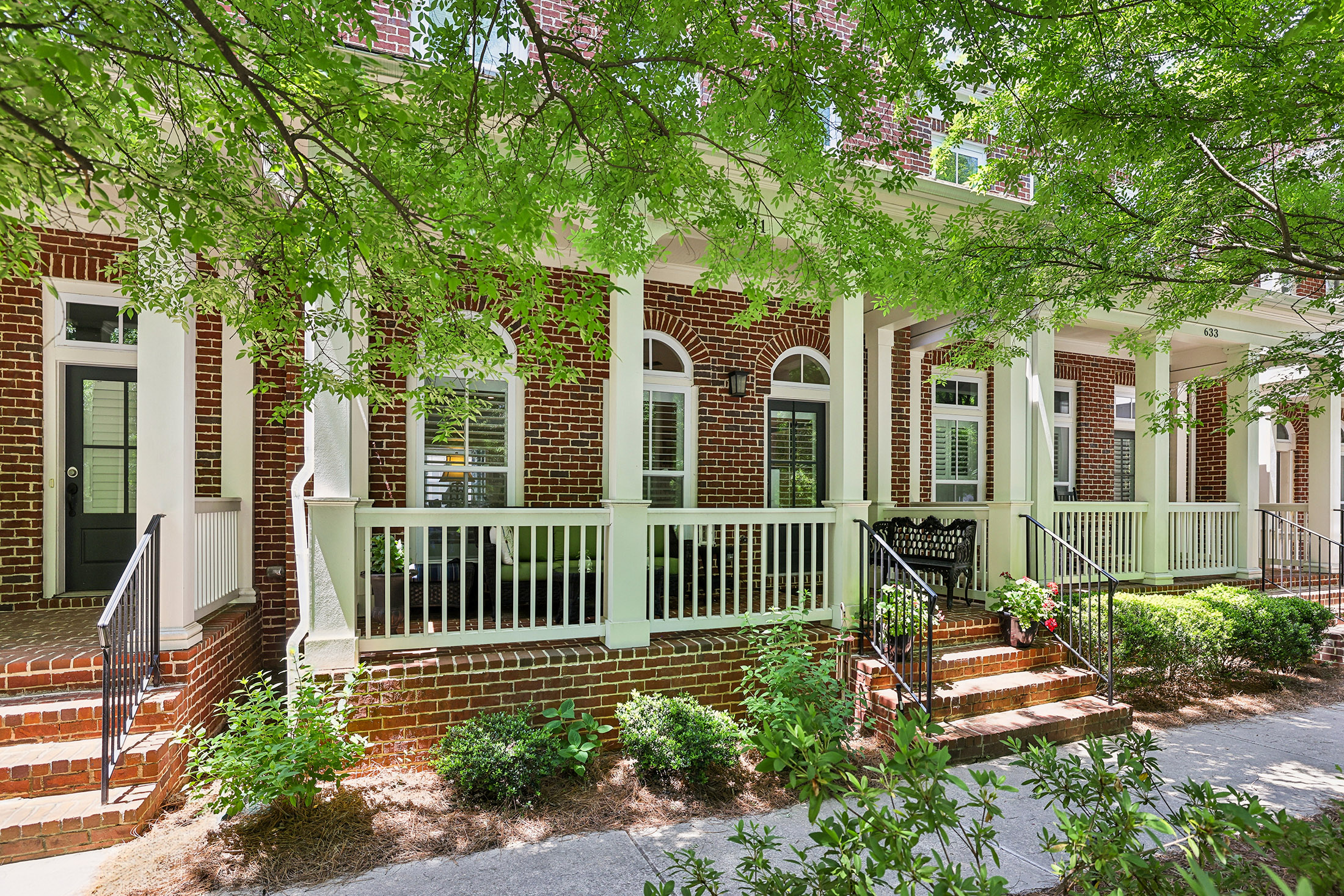  Stunning Three-story Townhome - 物件實景