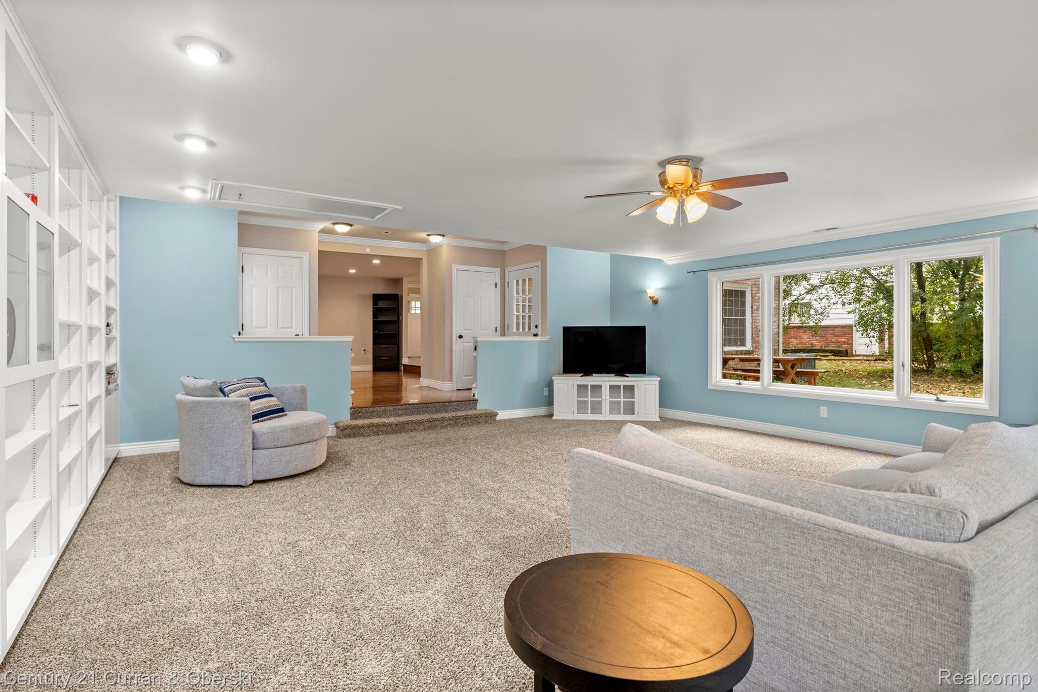 West Bloomfield Charter Township, Michigan, 48322, United States, 4 Bedrooms Bedrooms, ,3 BathroomsBathrooms,Residential,For Sale,1977559