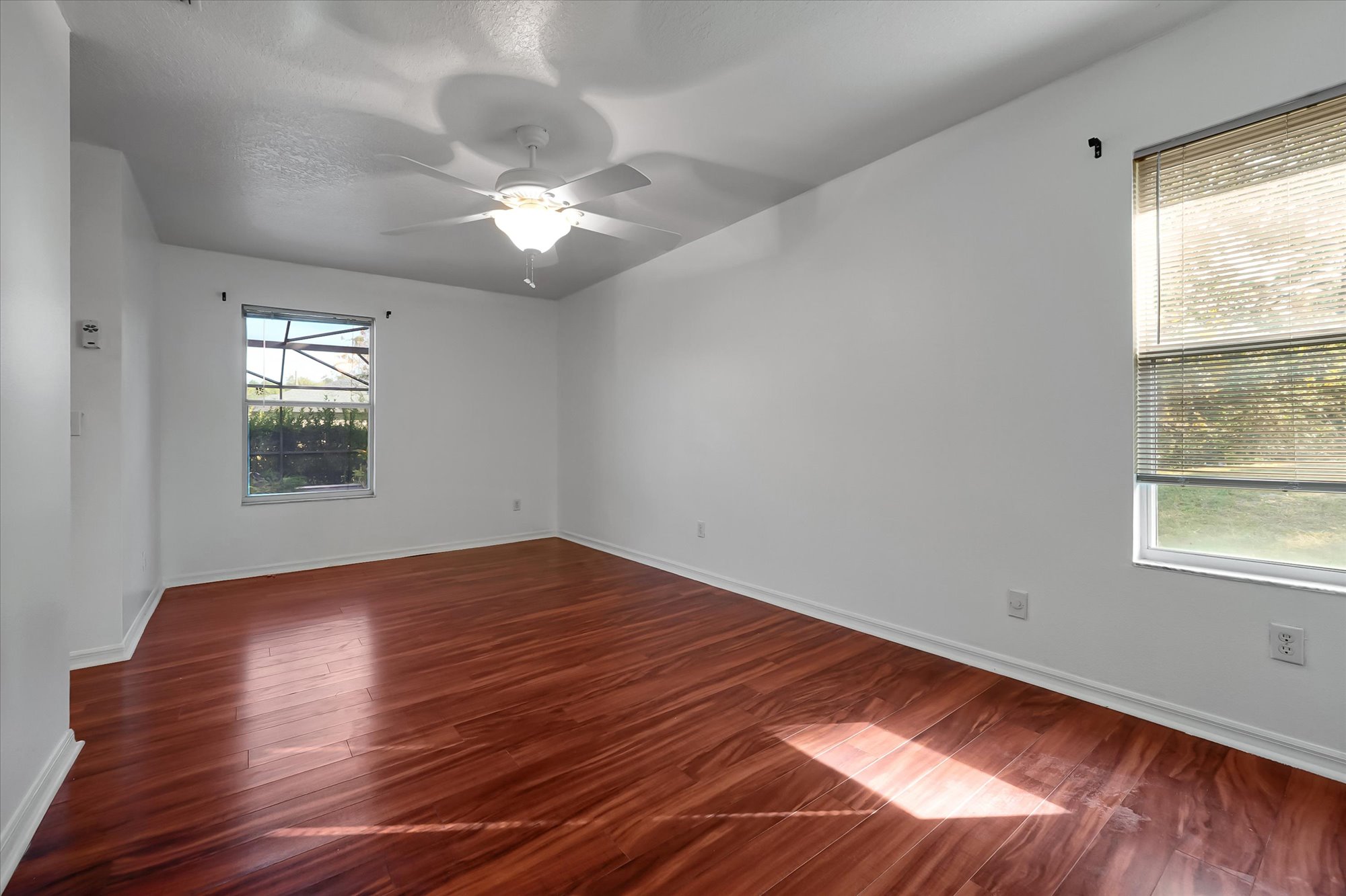 Orlando, Florida, 32833, United States, 4 Bedrooms Bedrooms, ,2 BathroomsBathrooms,Residential,For Sale,1995372