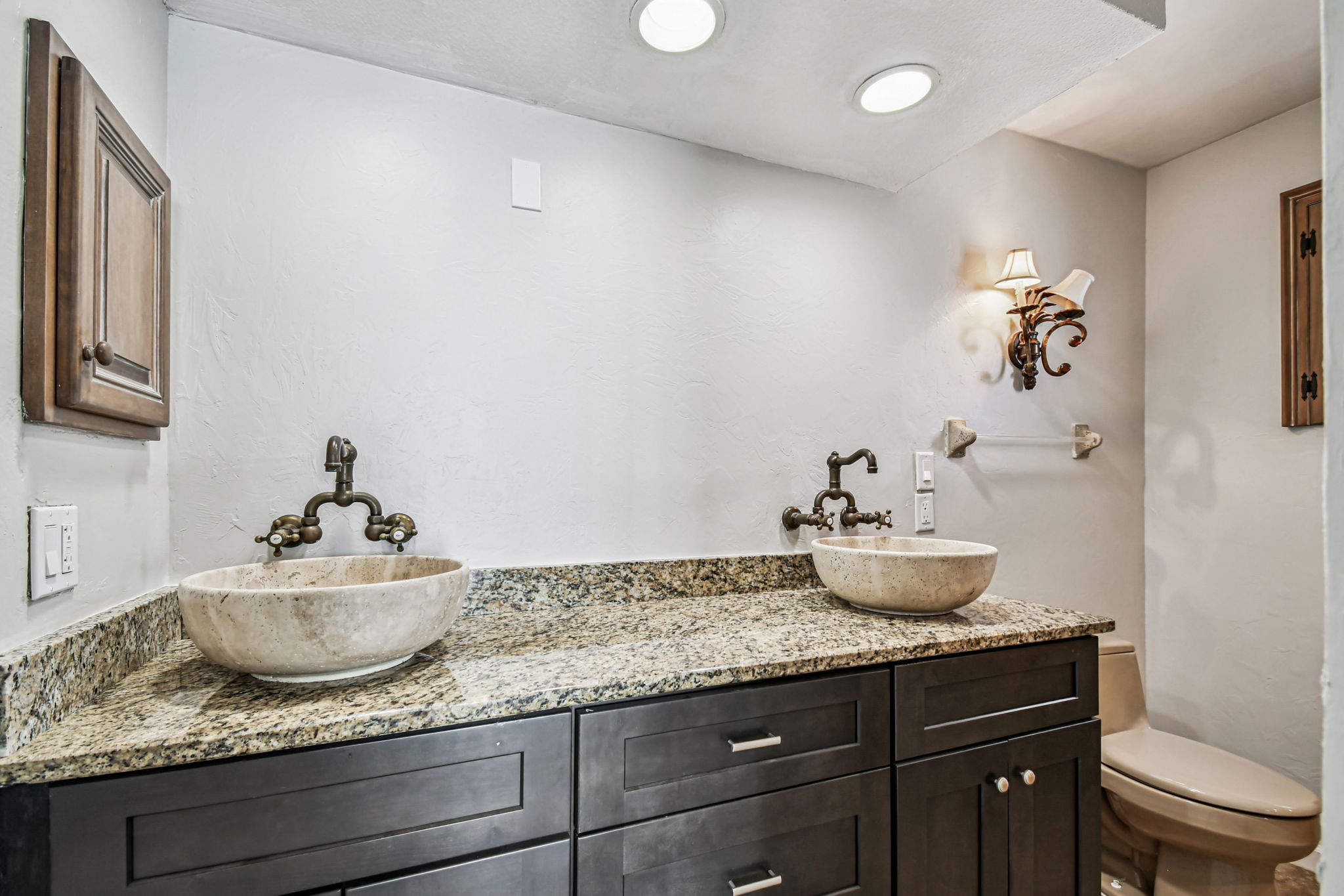 Madeira Beach, Florida, 33708, United States, 4 Bedrooms Bedrooms, ,2 BathroomsBathrooms,Residential,For Sale,2005483