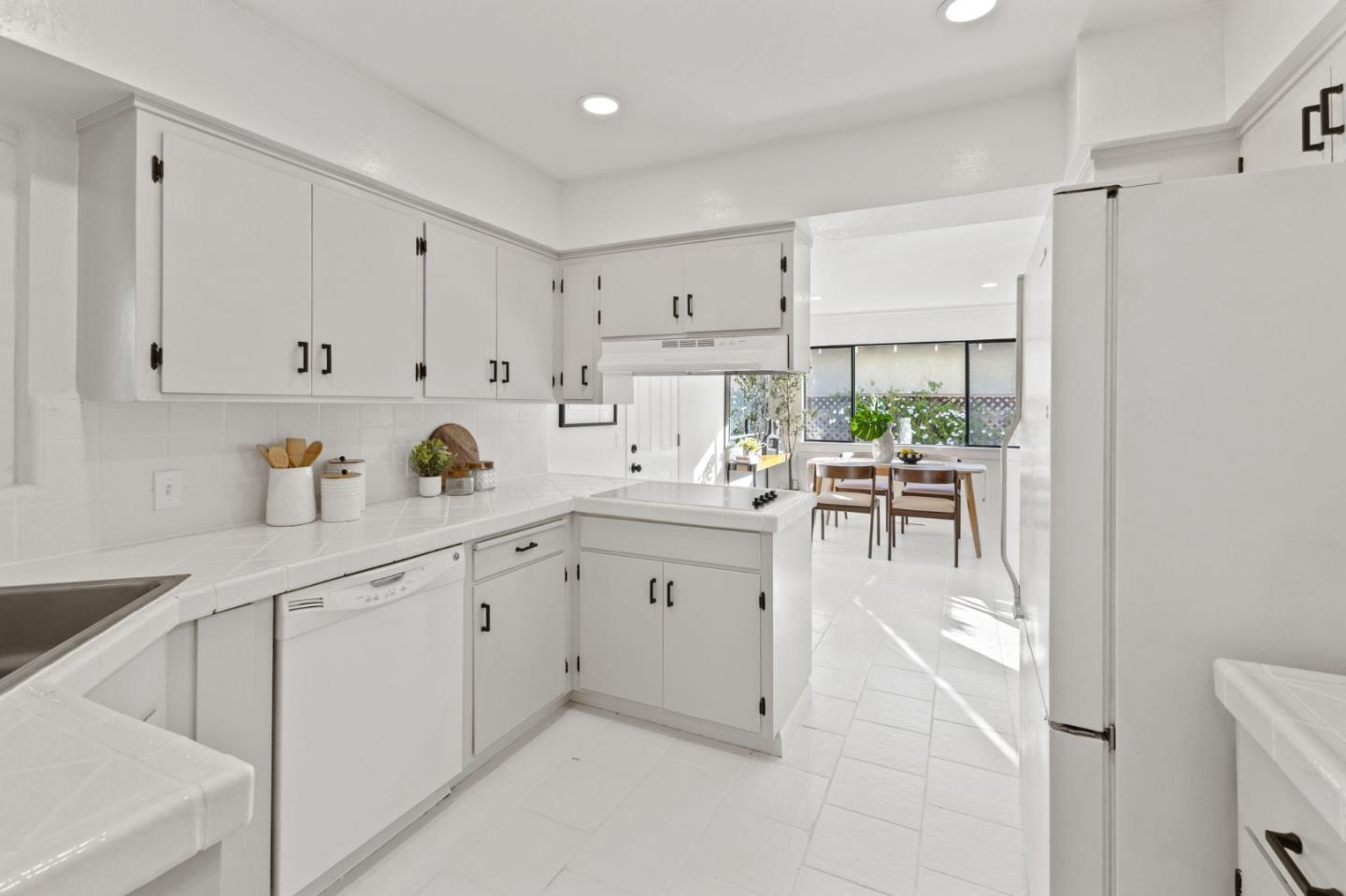 San Jose, California, 95118, United States, 3 Bedrooms Bedrooms, ,2 BathroomsBathrooms,Residential,For Sale,1926221