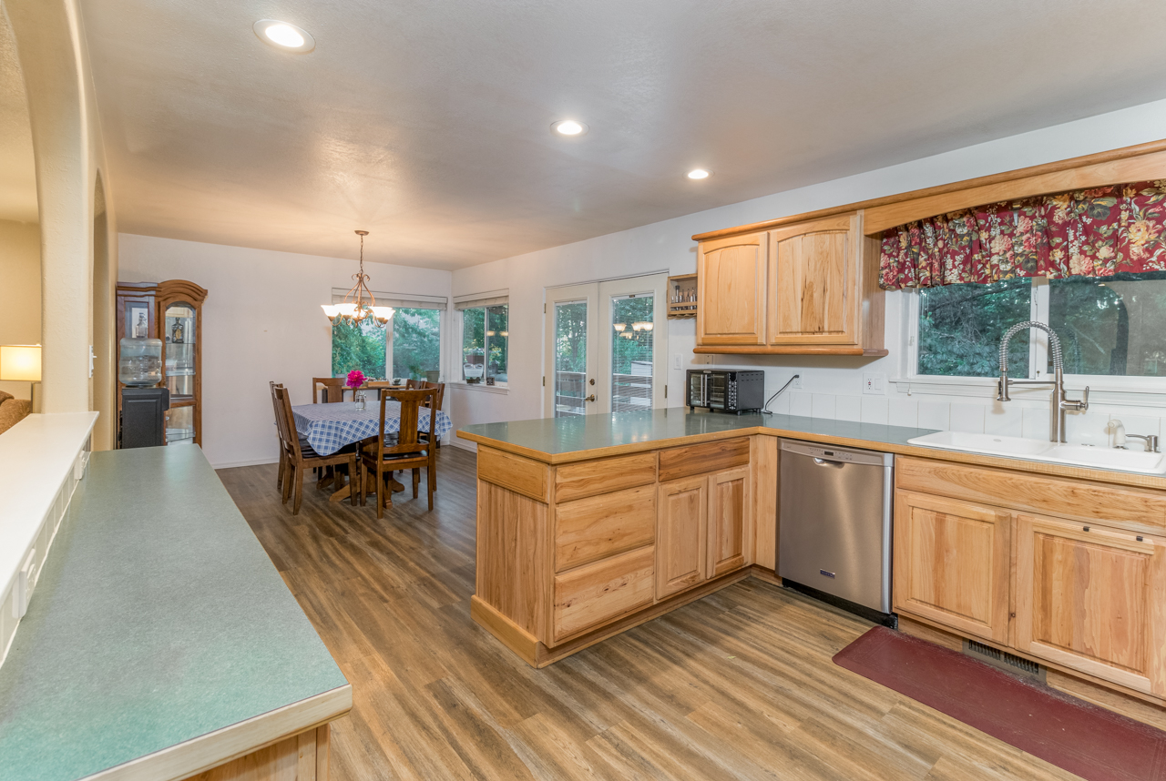 Bonners Ferry, Idaho, 83805, United States, 5 Bedrooms Bedrooms, ,5 BathroomsBathrooms,Residential,For Sale,1879157