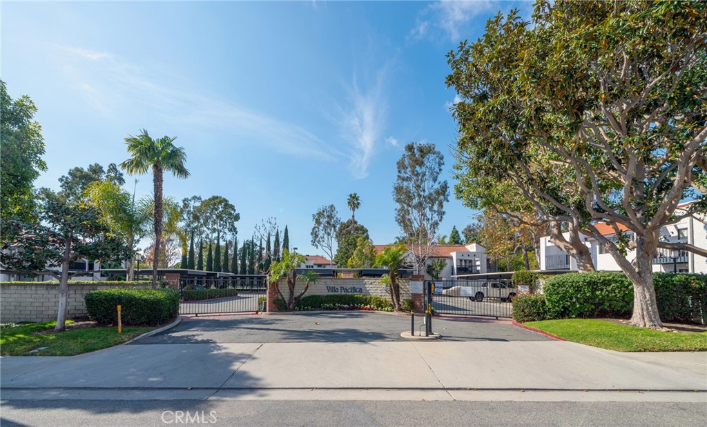 Huntington Beach, California, 92648, United States, 1 Bedroom Bedrooms, ,1 BathroomBathrooms,Residential,For Sale,1969398