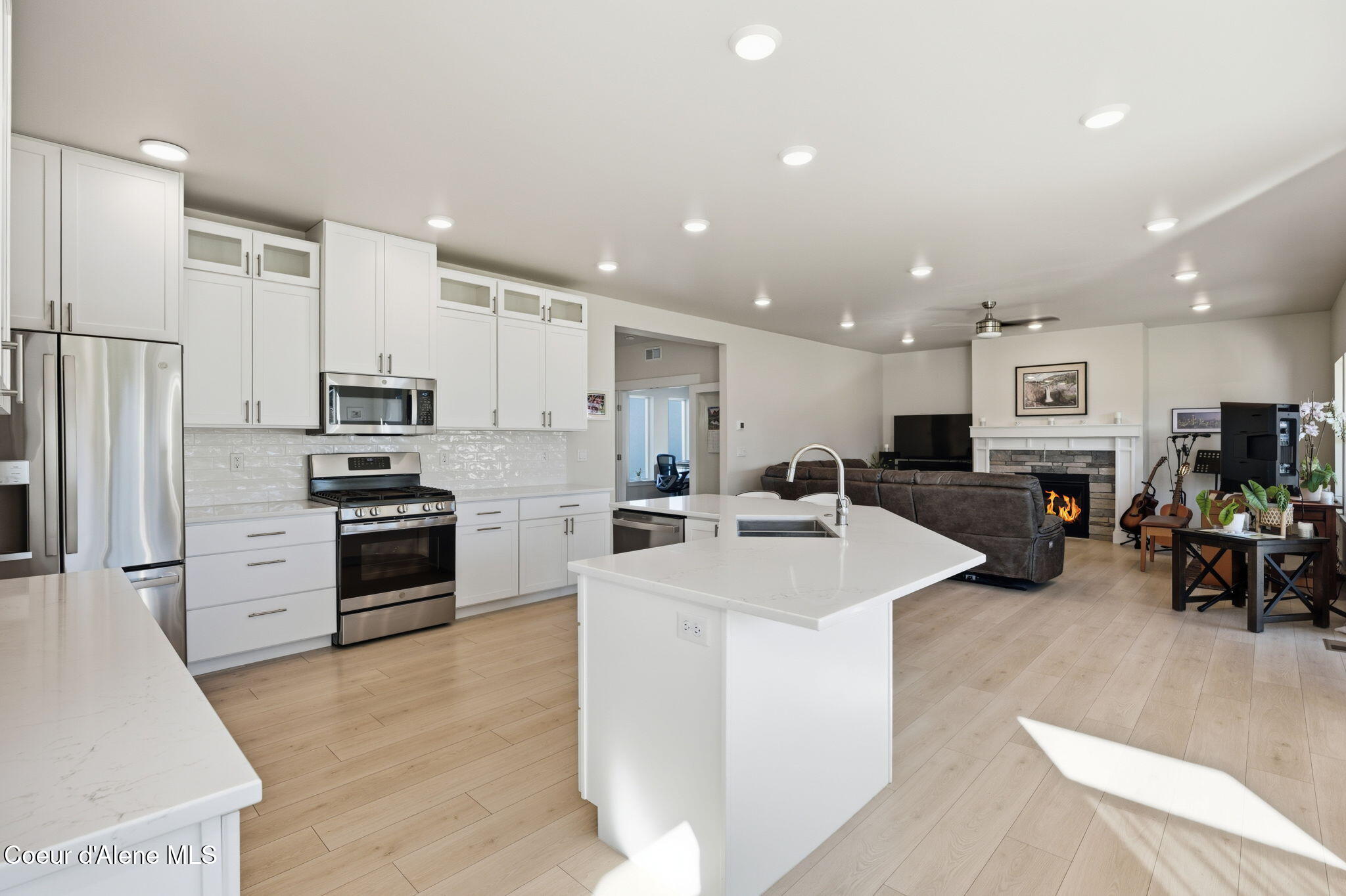 Hayden, Idaho, 83835, United States, 3 Bedrooms Bedrooms, ,3 BathroomsBathrooms,Residential,For Sale,1980507