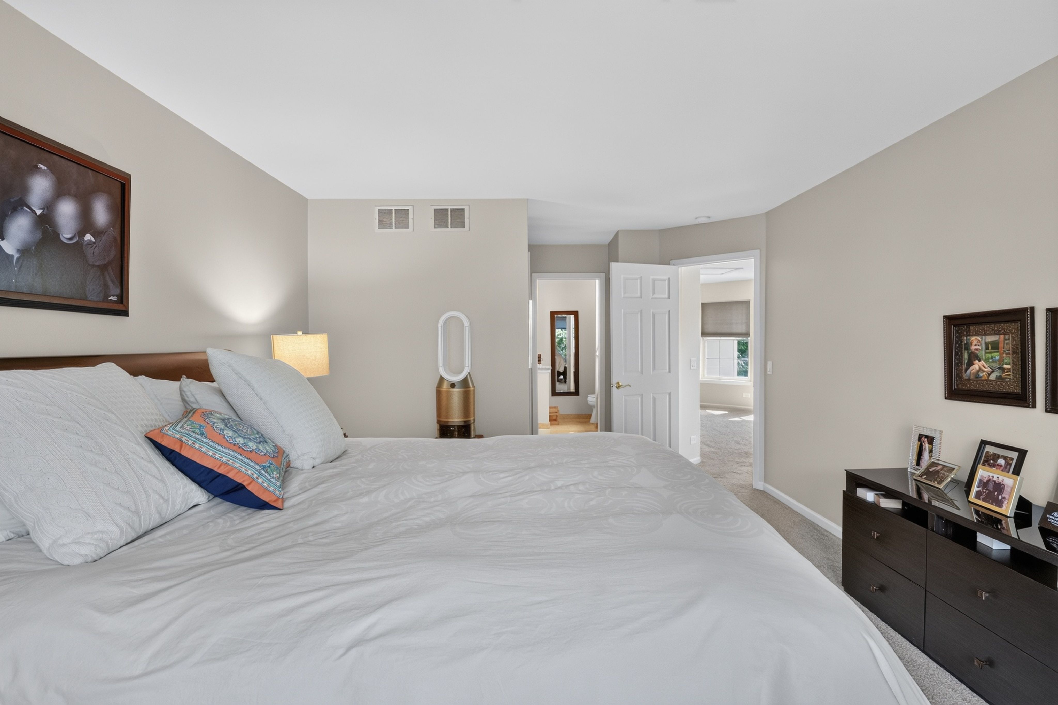  Beautiful Private End-unit Townhome Overlooking a Peaceful Pond - 物件實景