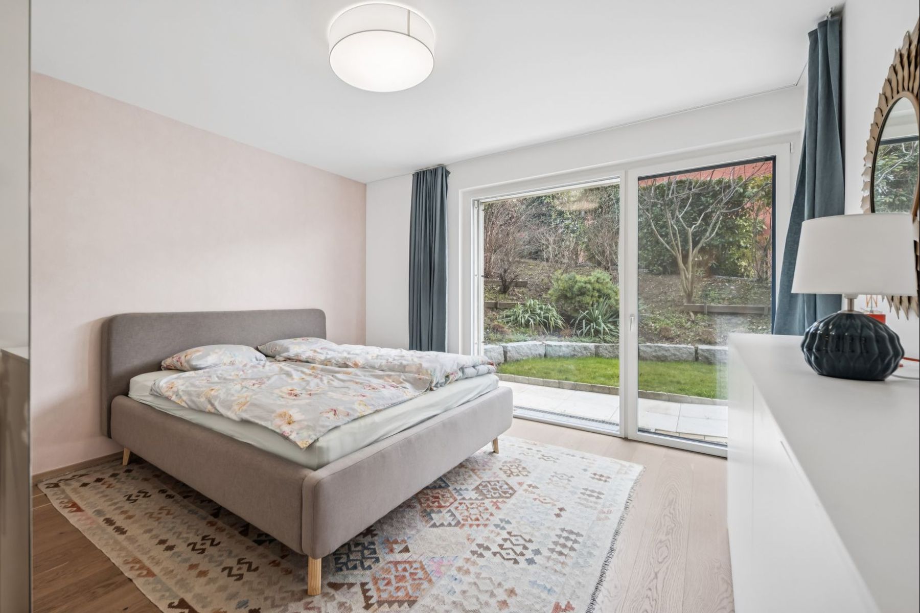  Spacious garden level with lake view and top-of-the-range finishes - 物件實景
