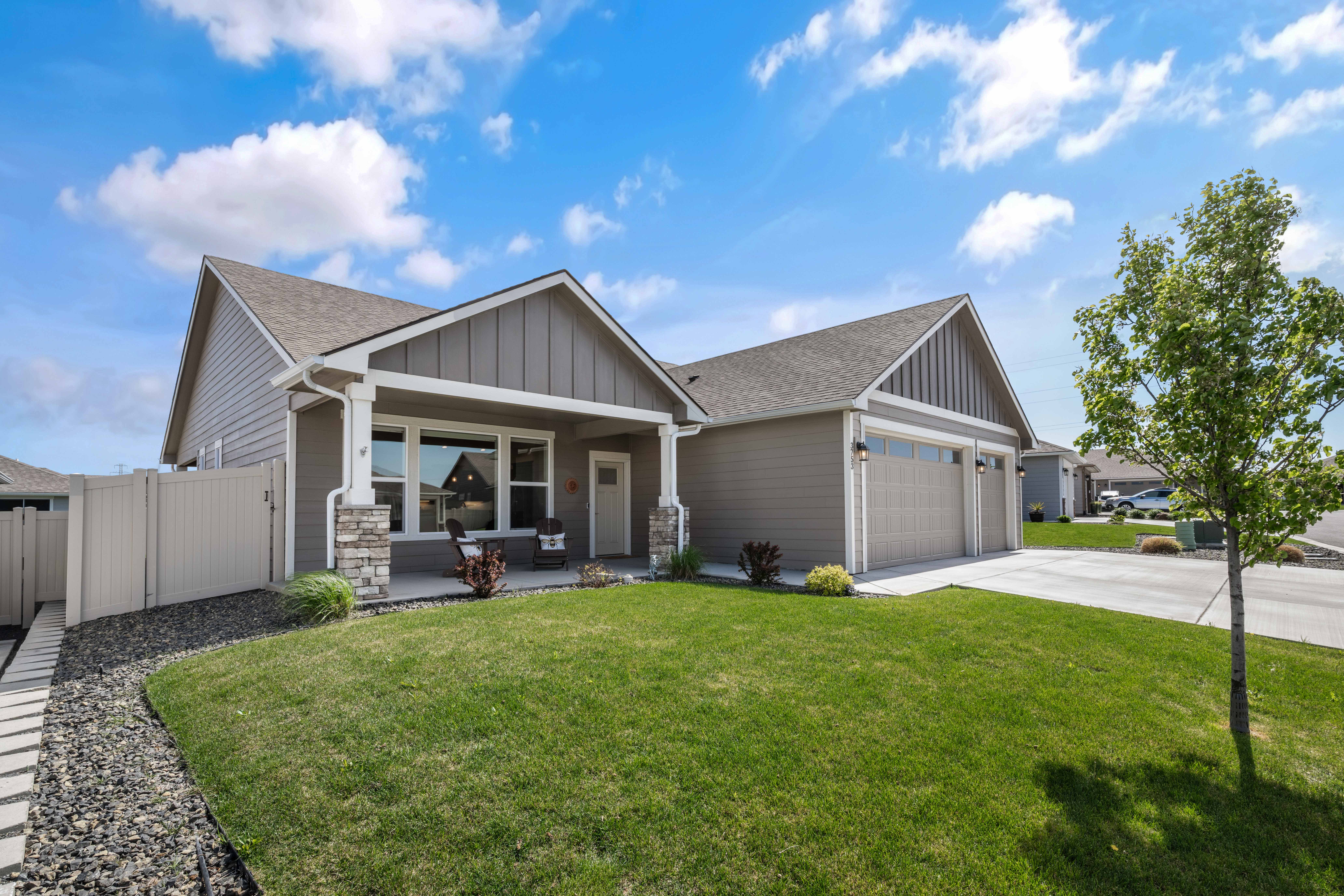  55+ Low Maintenance Living - 物件實景