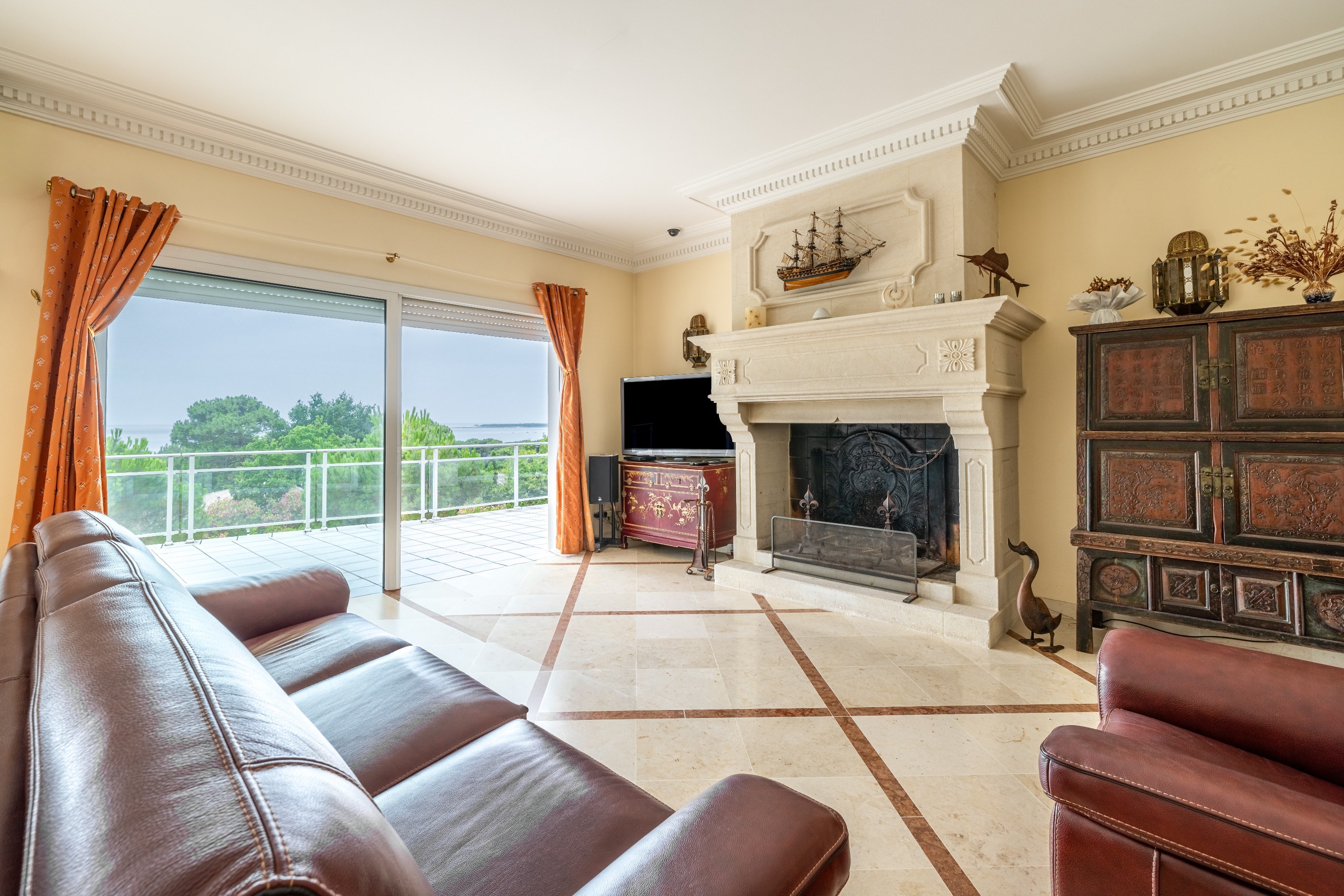  PYLA-SUR-MER – VILLA WITH PANORAMIC VIEWS OVER THE BASSIN D